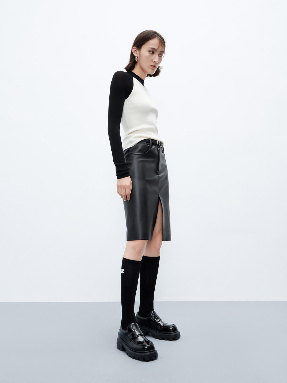 MO&Co. Women's Contrast Raglan Sleeve Tight Wool Blend Knit Top in Black and White