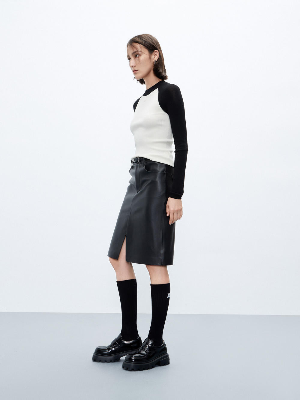 MO&Co. Women's Contrast Raglan Sleeve Tight Wool Blend Knit Top in Black and White