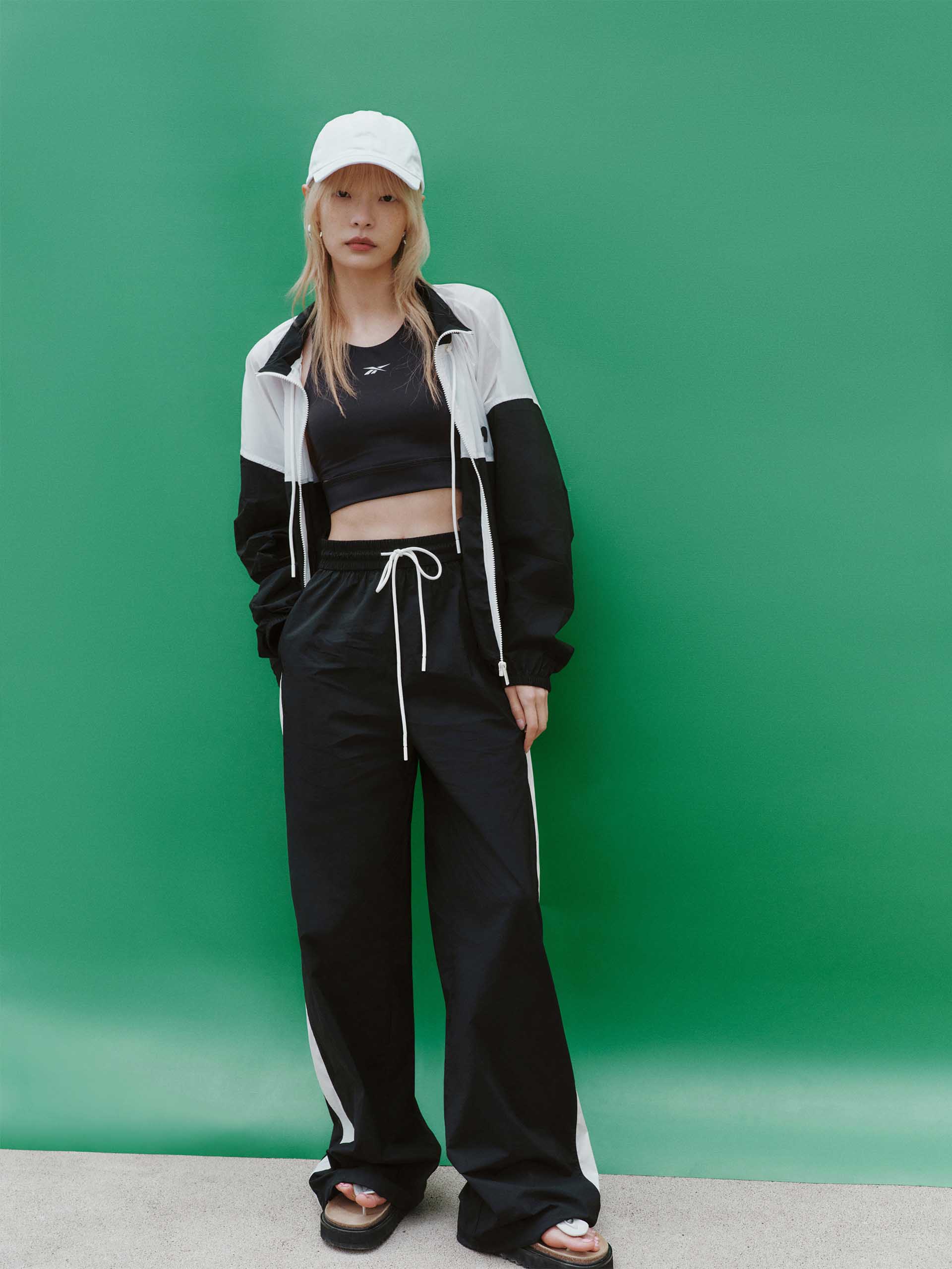 MO&Co. Women's Color Block Zipper Sun Protection Jacket in Black