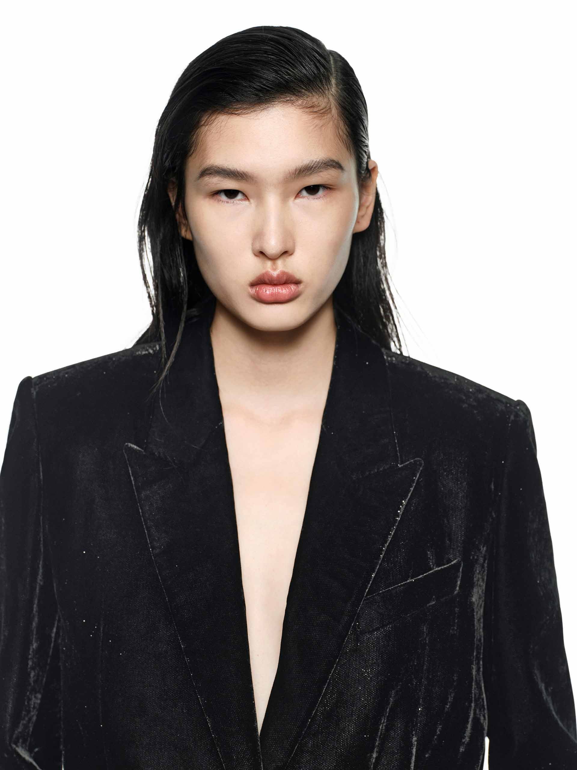 MO&Co. Women's Single Breasted Velvet Formal Blazer in Black