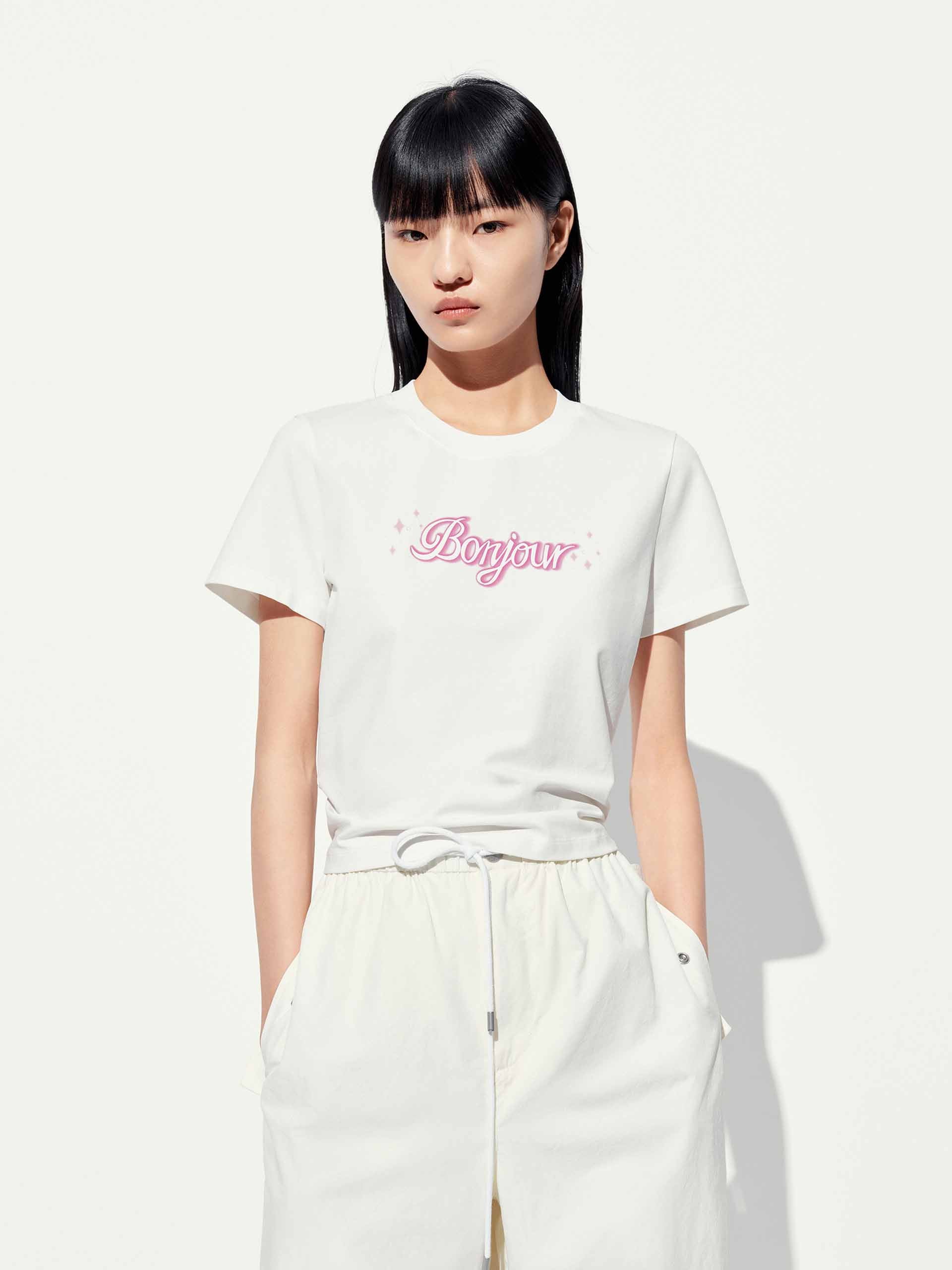 【Moco 】MEDI LLICA WHT NS TEE MO&Co. Women's Cotton Front Printed T-shirt