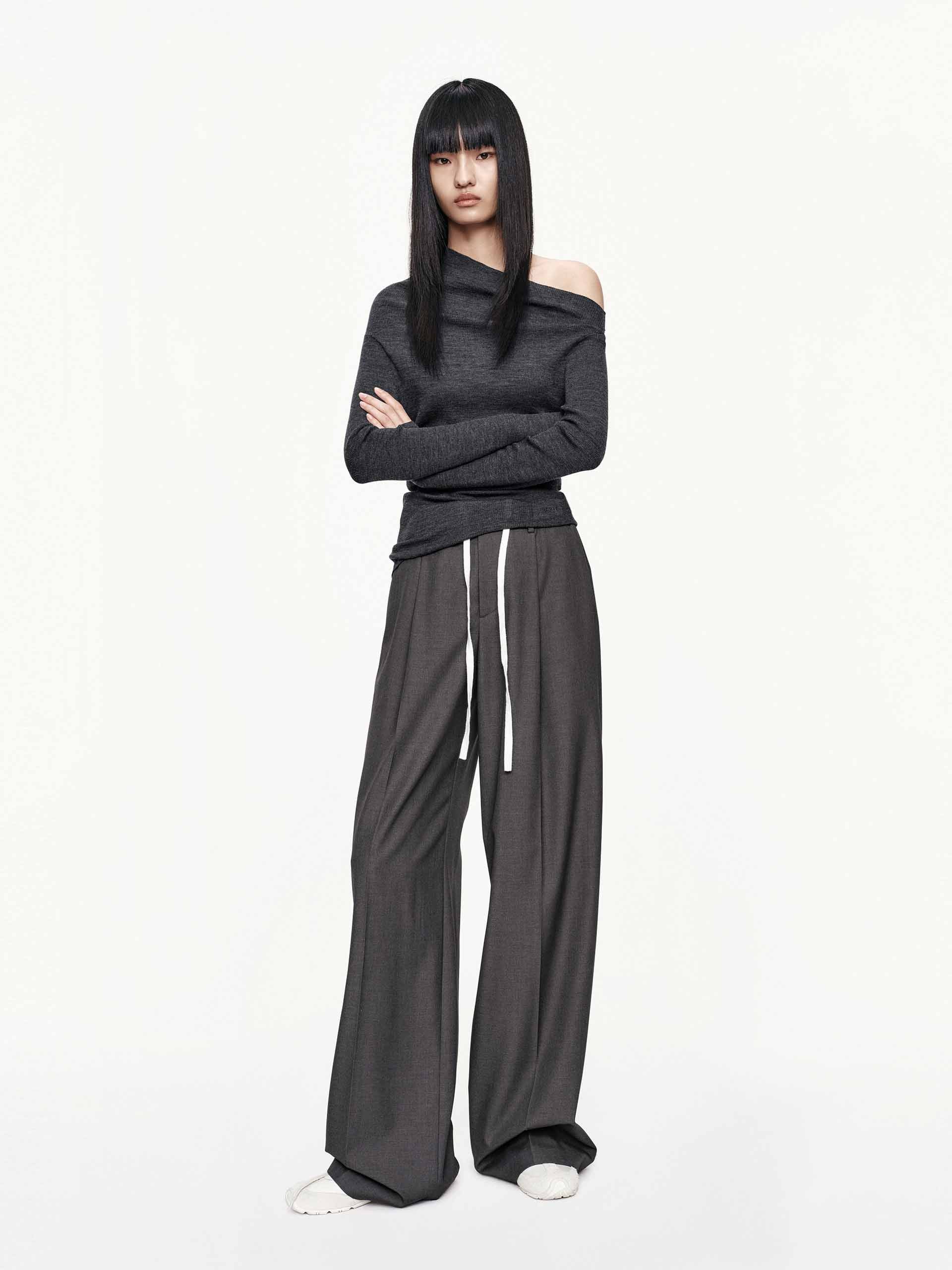 MO&Co. Women's One-shoulder Pure Wool Knitted Top in Black