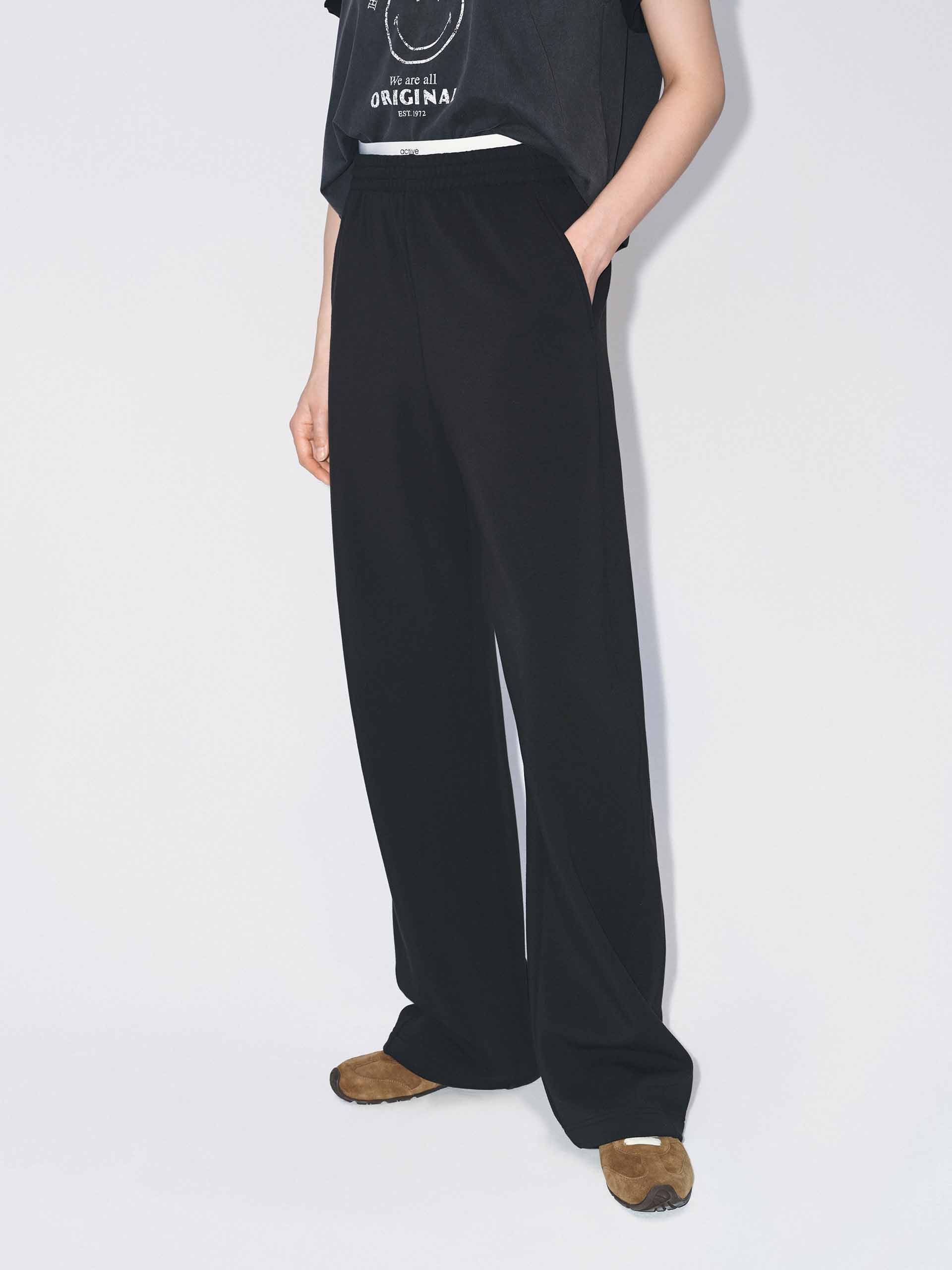 MO&Co. Women's Layered Waistband Barrel Sweatshirt Pants in Black