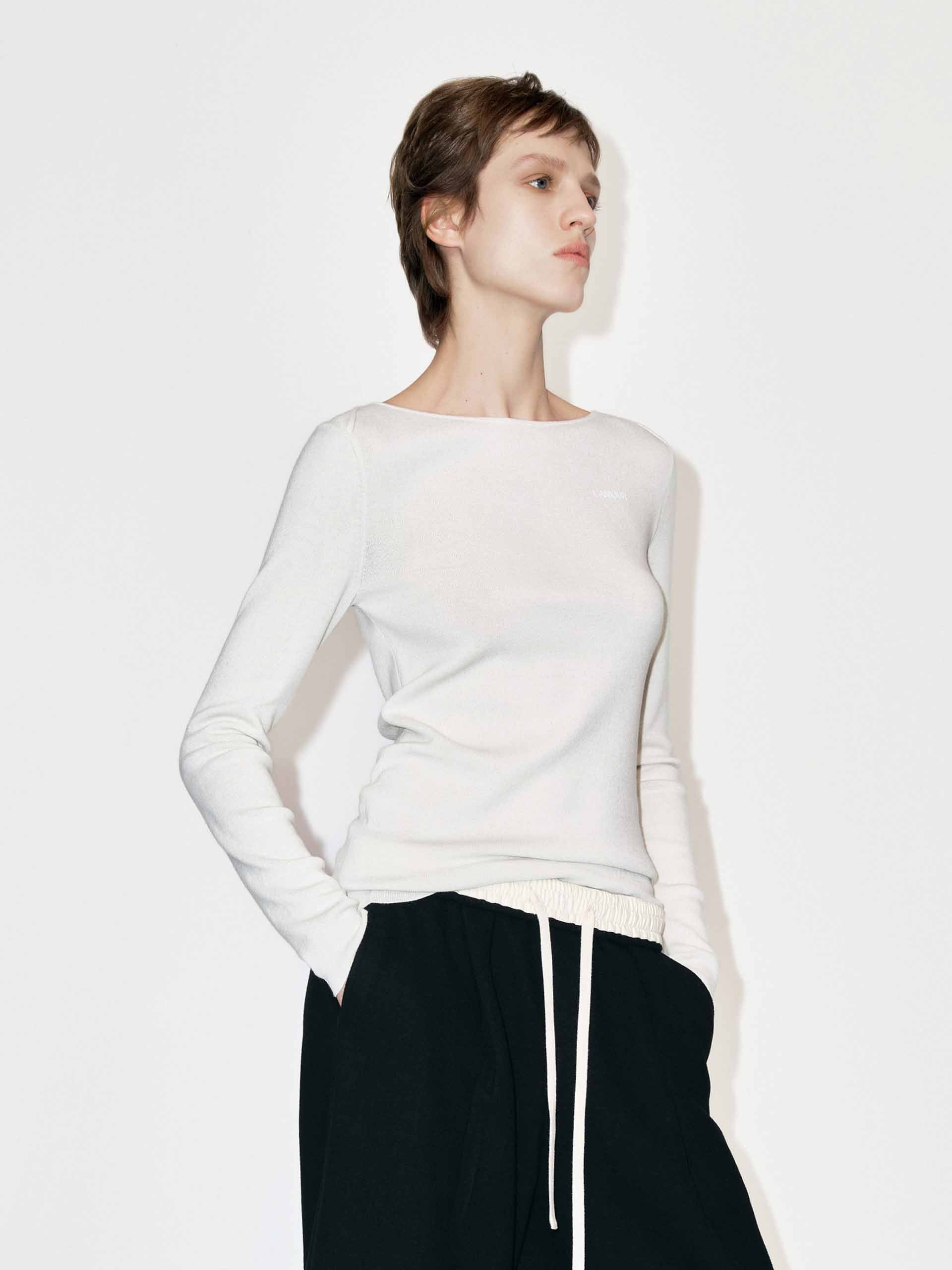 MO&Co. Women's Wool Blend Fitted Long Sleeves Knitted Top in White