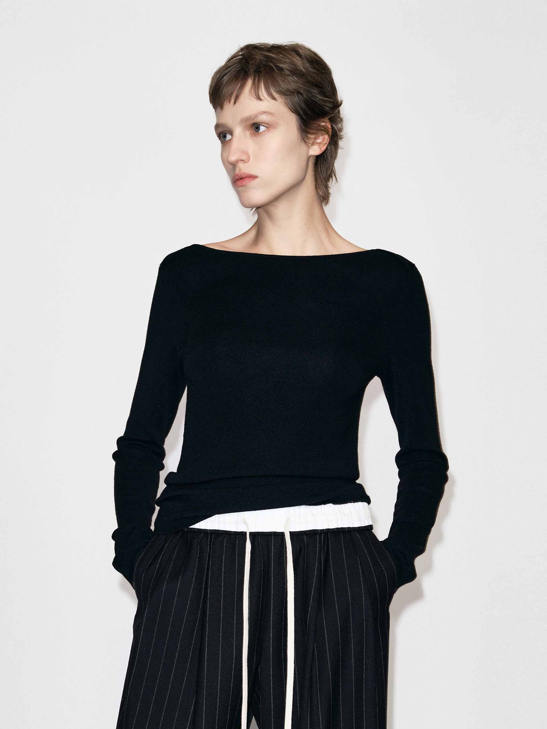 MO&Co. Women's Wool Blend Fitted Long Sleeves Knitted Top in Black