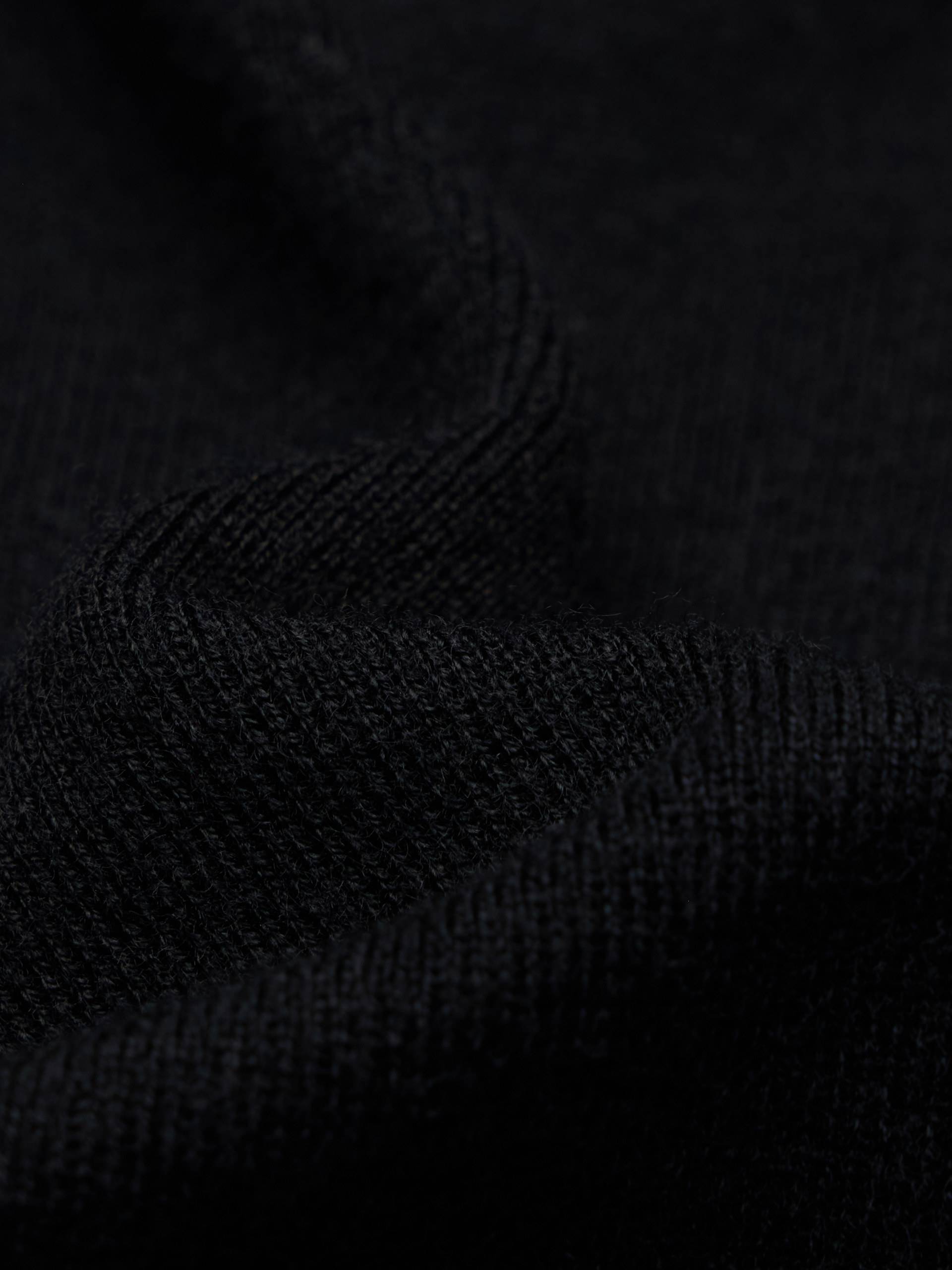 MO&Co. Women's Wool Blend Fitted Long Sleeves Knitted Top in Black