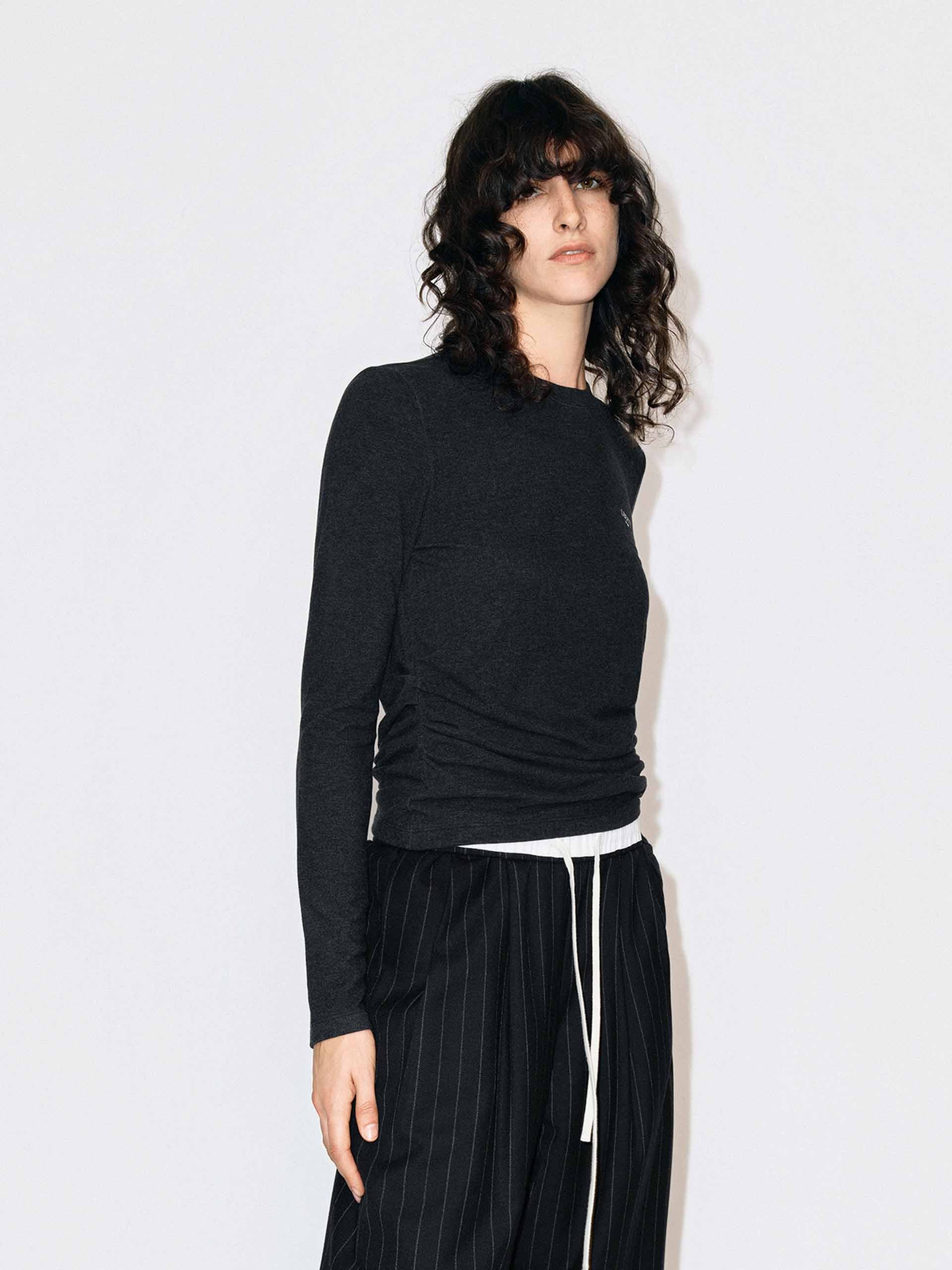 MO&Co. Women's Long Sleeves Fitted Gathered T-shirt in Black