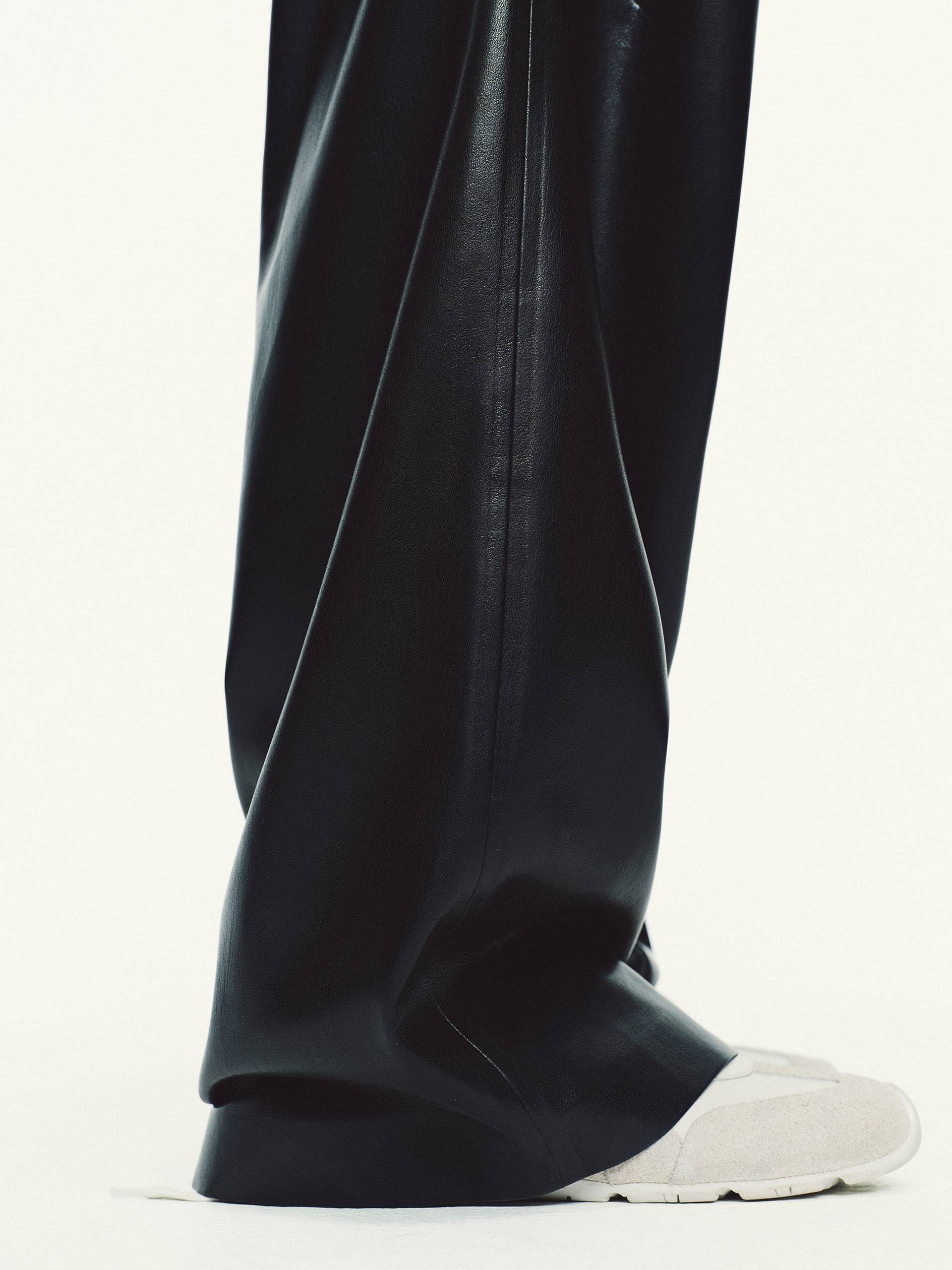 MO&Co. Elastic Waist Leather Pants | Modern Casual Fit