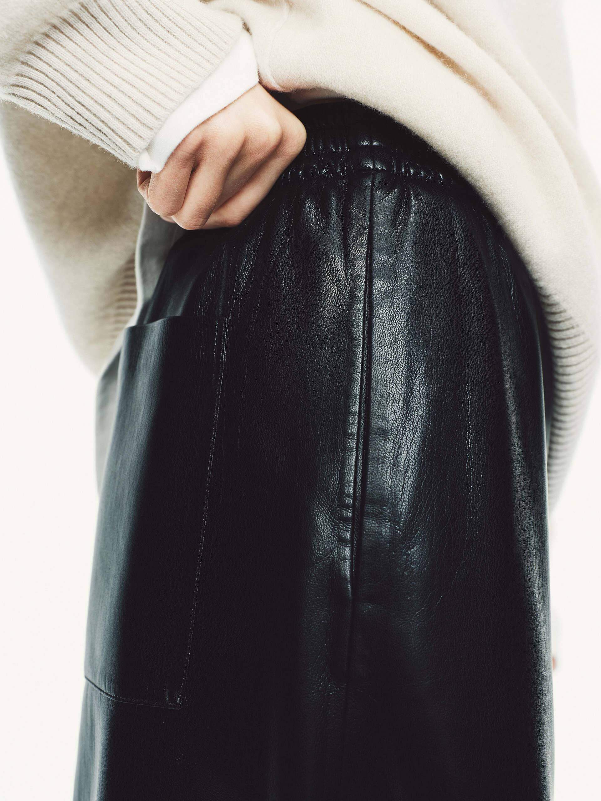 MO&Co. Elastic Waist Leather Pants | Modern Casual Fit