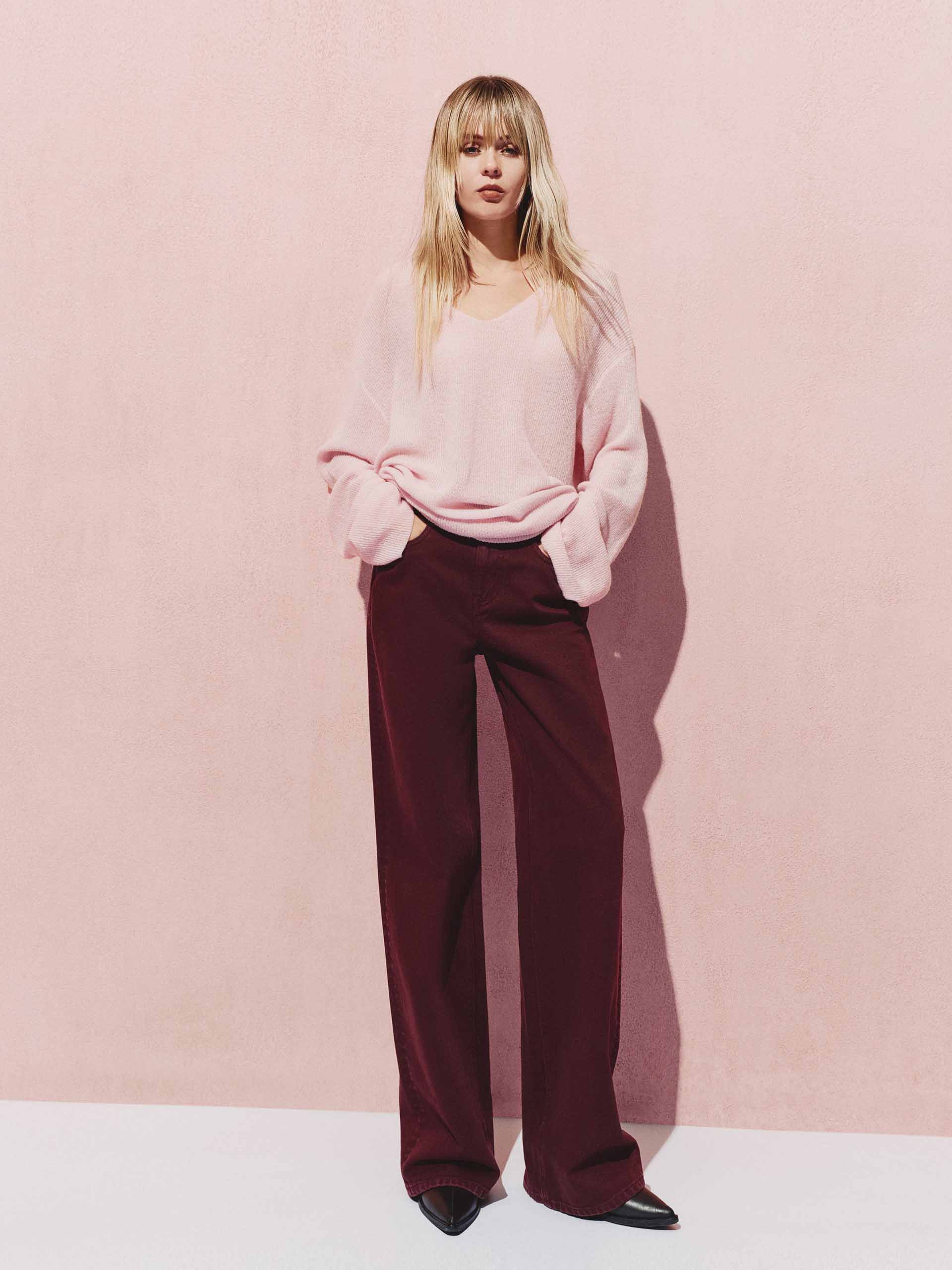 MO&Co. Women's Soft V-Neck Drop Shoulder Knit Sweater in Pink