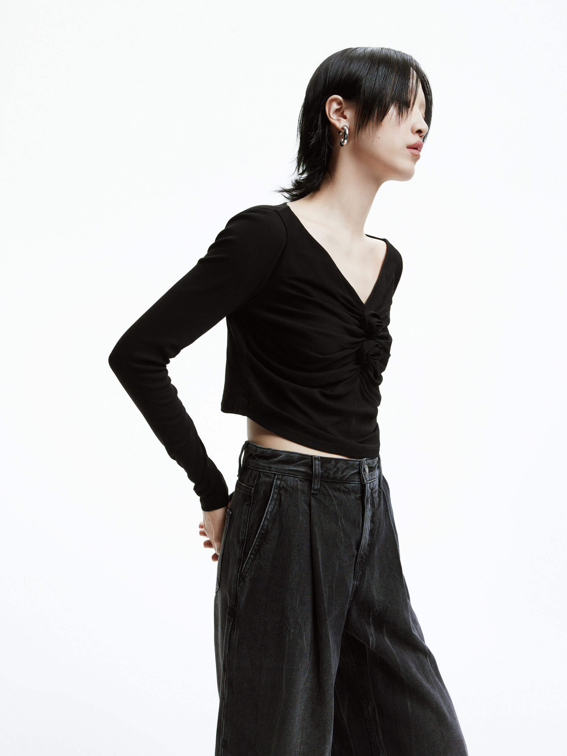 MO&Co. Women's V-neck Long Sleeves Rose Appliquéd Cotton Top Black