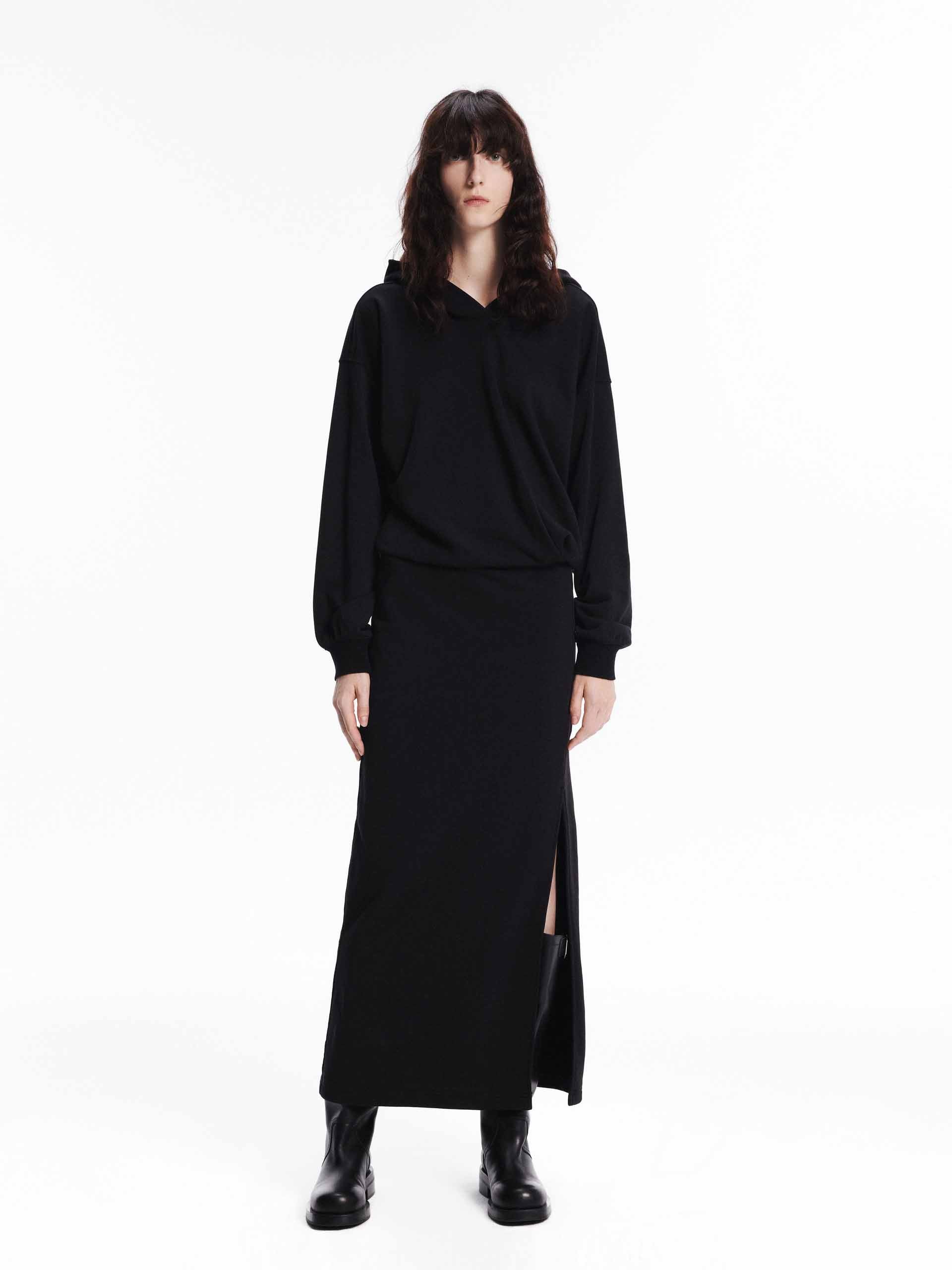 MO&Co. Women's Long Sleeves Slit Detail Hooded Midi Dress in Black with Casual Weekend Style