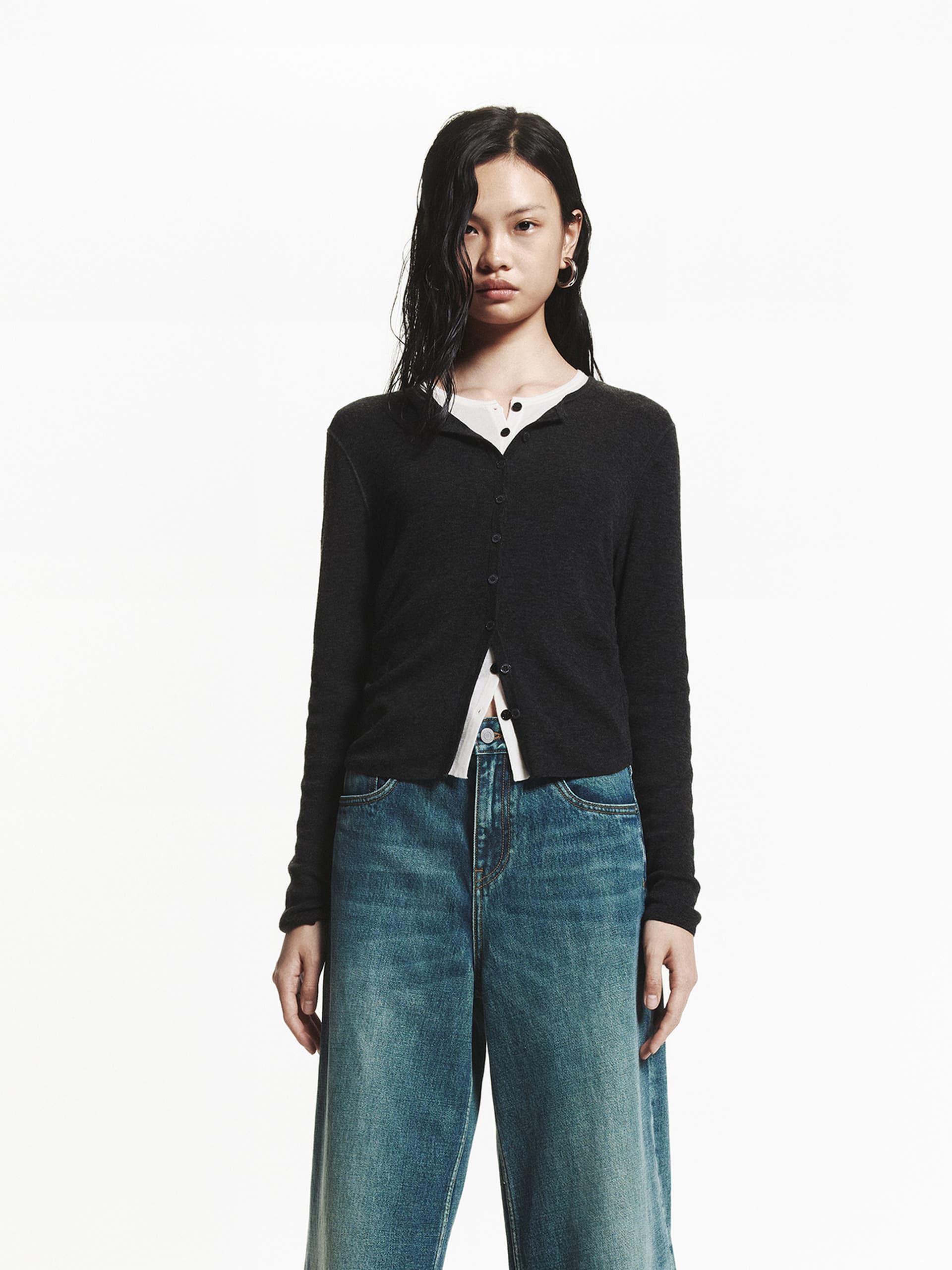 MO&Co. Women's Pure Merino Wool Round Neck Long Sleeve Knit Cardigan in Grey