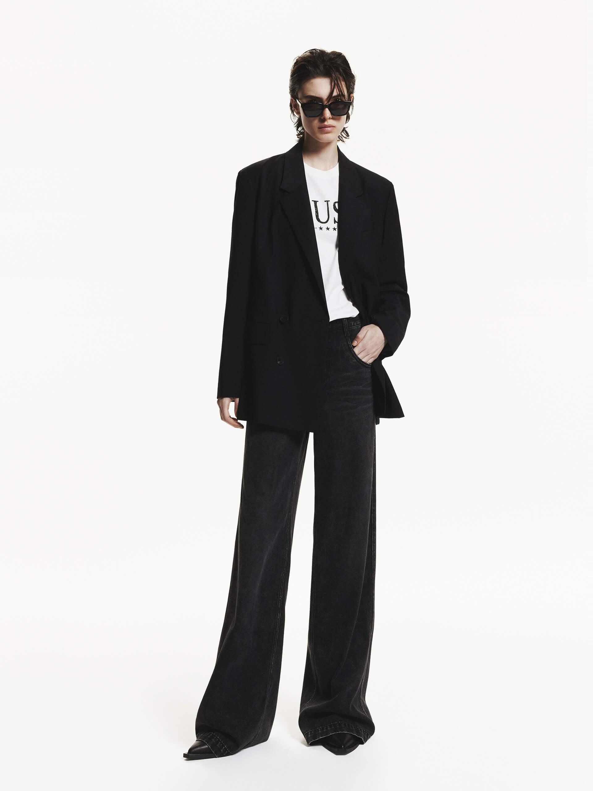 MO&Co. Women's Lightweight Wool Double Breasted Tailored Blazer in Black