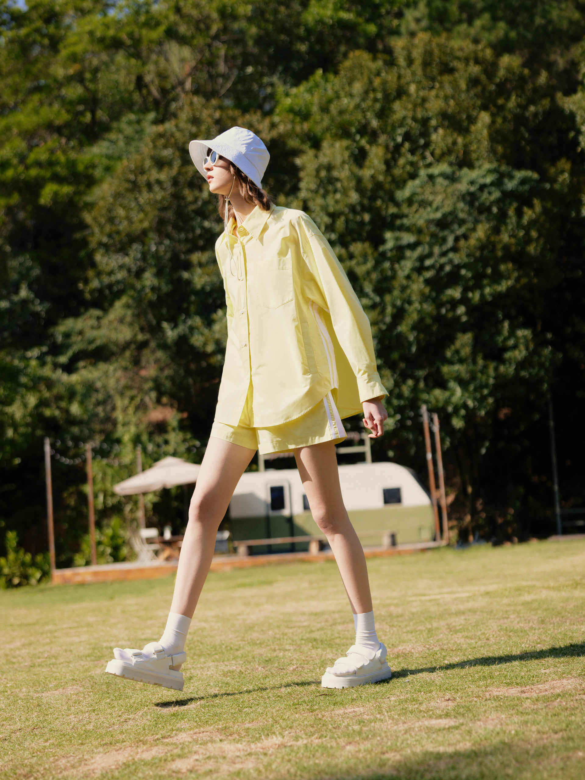 Contrast Trim Drawstring Athleisure Causal Shorts in Yellow