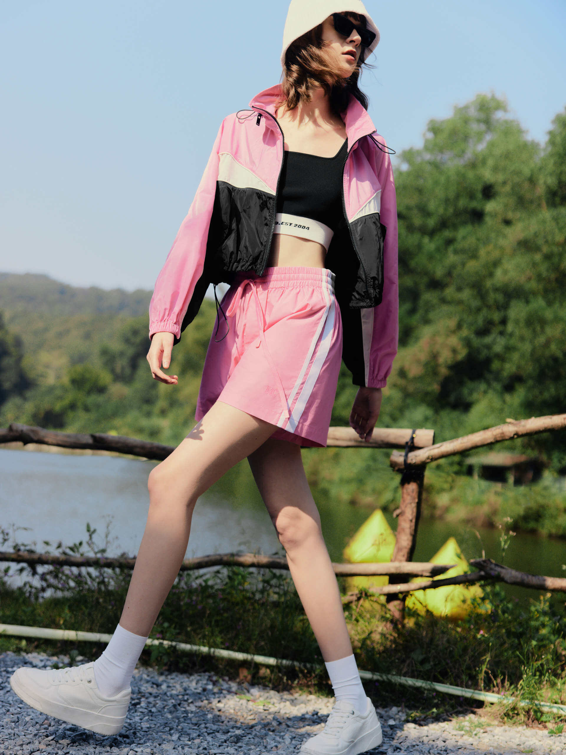 Contrast Trim Drawstring Athleisure Causal Shorts in Pink