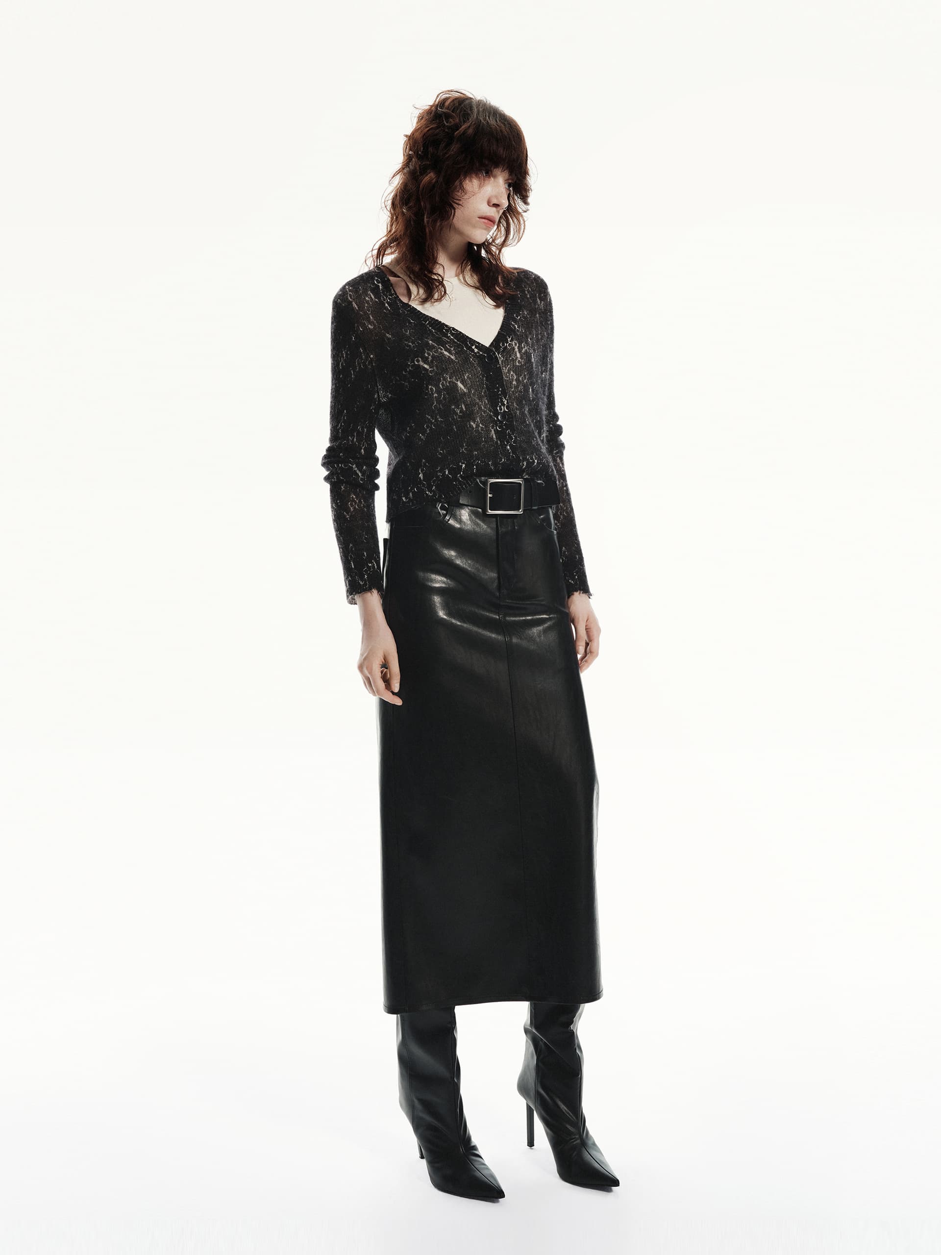 MO&Co. Women's Monogram V-neck Mohair Blend Fitted Knit Cardigan