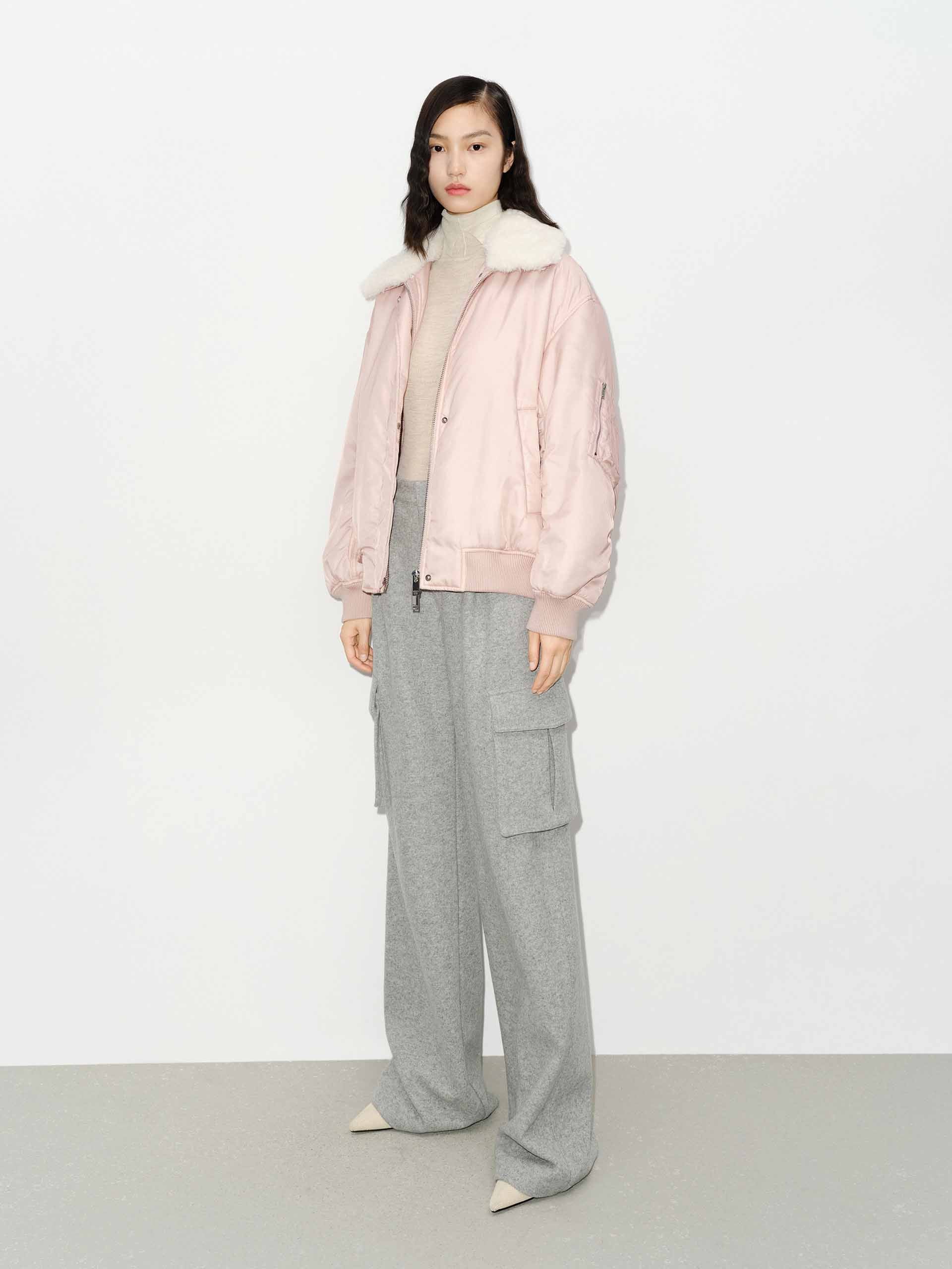 MO&Co. Women's Fur Collar Quilted Bomber Jacket in Light Pink for Fall Winter