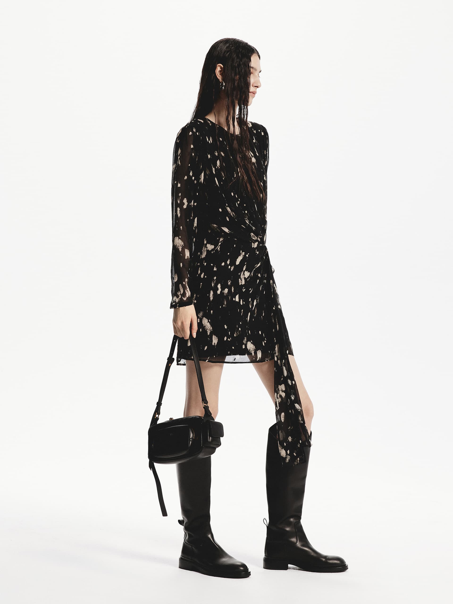 MO&Co. Women's Twisted Details Long Sleeves Brush Printed Mini Dress