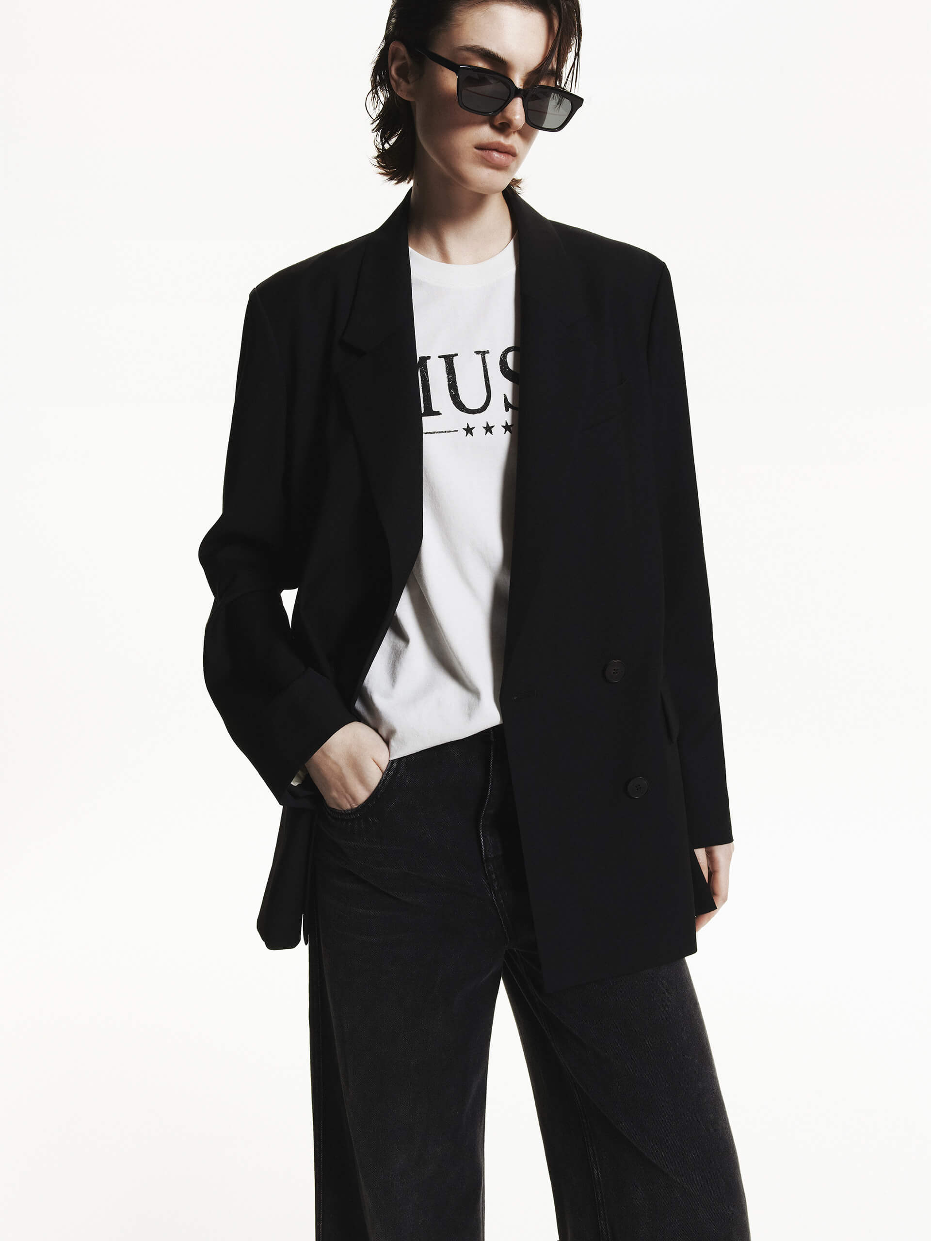 MO&Co. Women's Lightweight Wool Double Breasted Tailored Blazer in Black