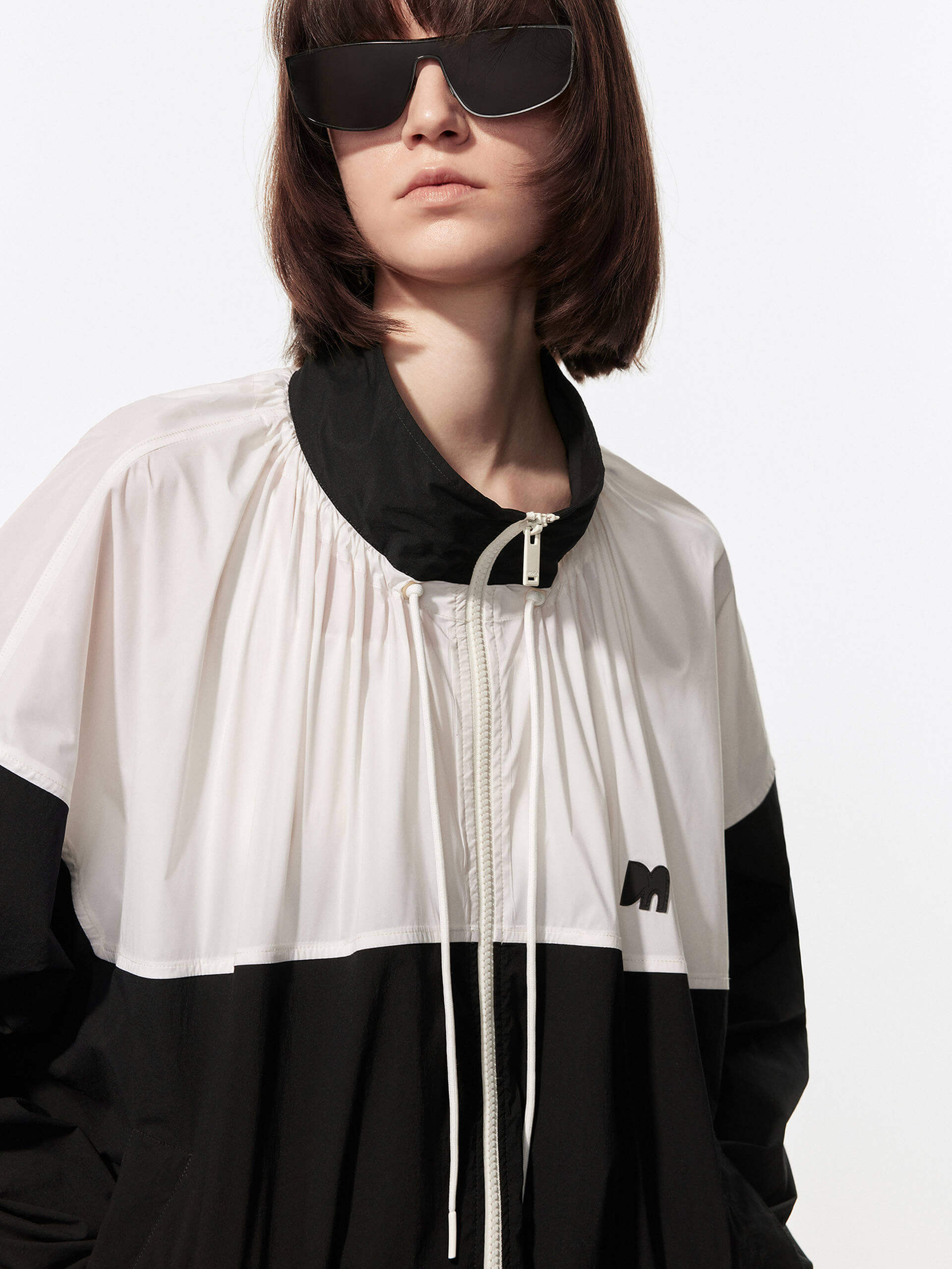 MO&Co. Women's Color Block Zipper Sun Protection Jacket in Black