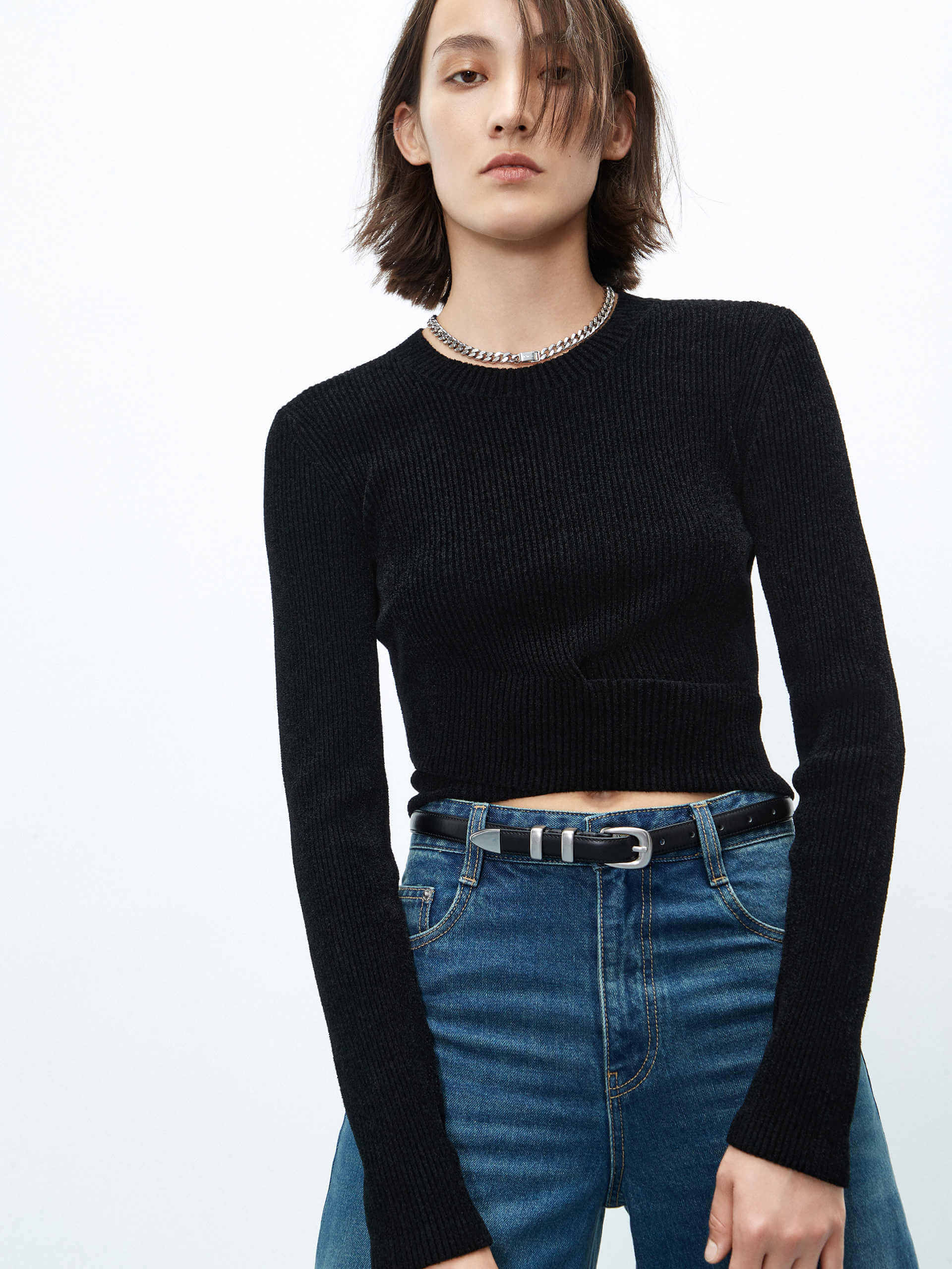 MO&Co. Women's Cross Front Tight Fit Cropped Ribbed Knit Top Long Sleeves in Black