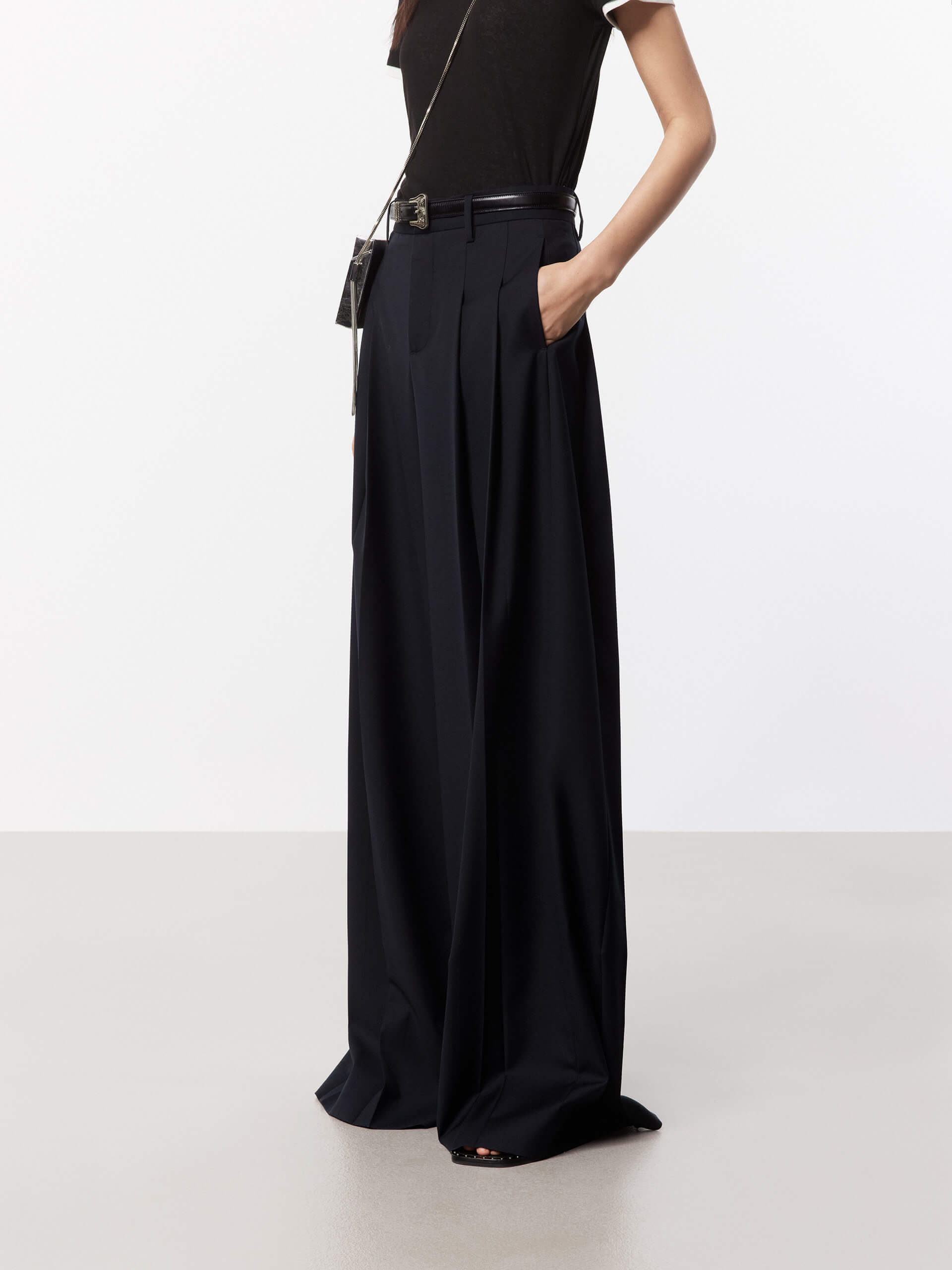 MO&Co. Women's Wide Leg Pleated Full Length Pants in Black