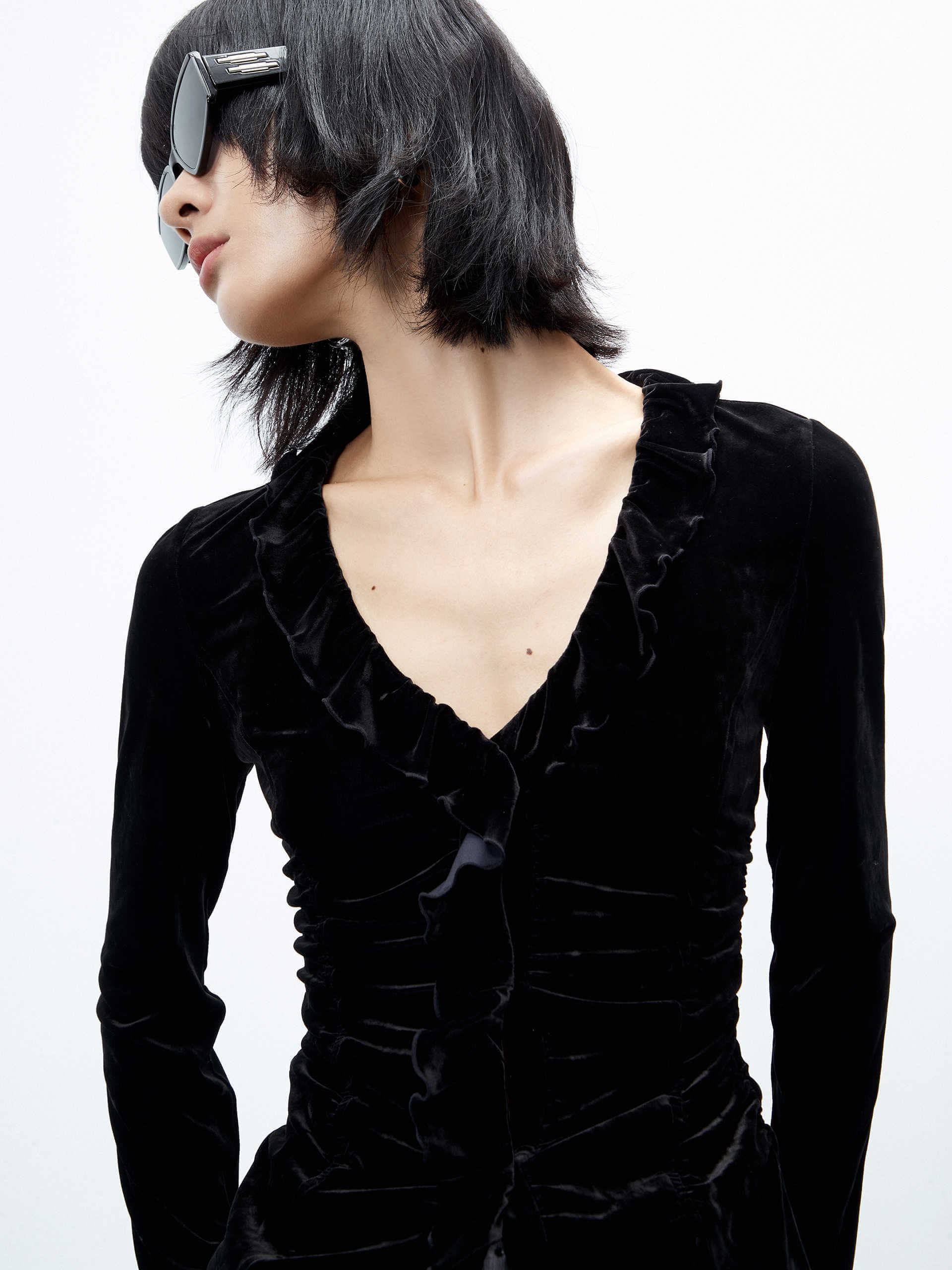 MO&Co. Women's V Neck Long Sleeve Slim Ruffle Velvet Top in Black