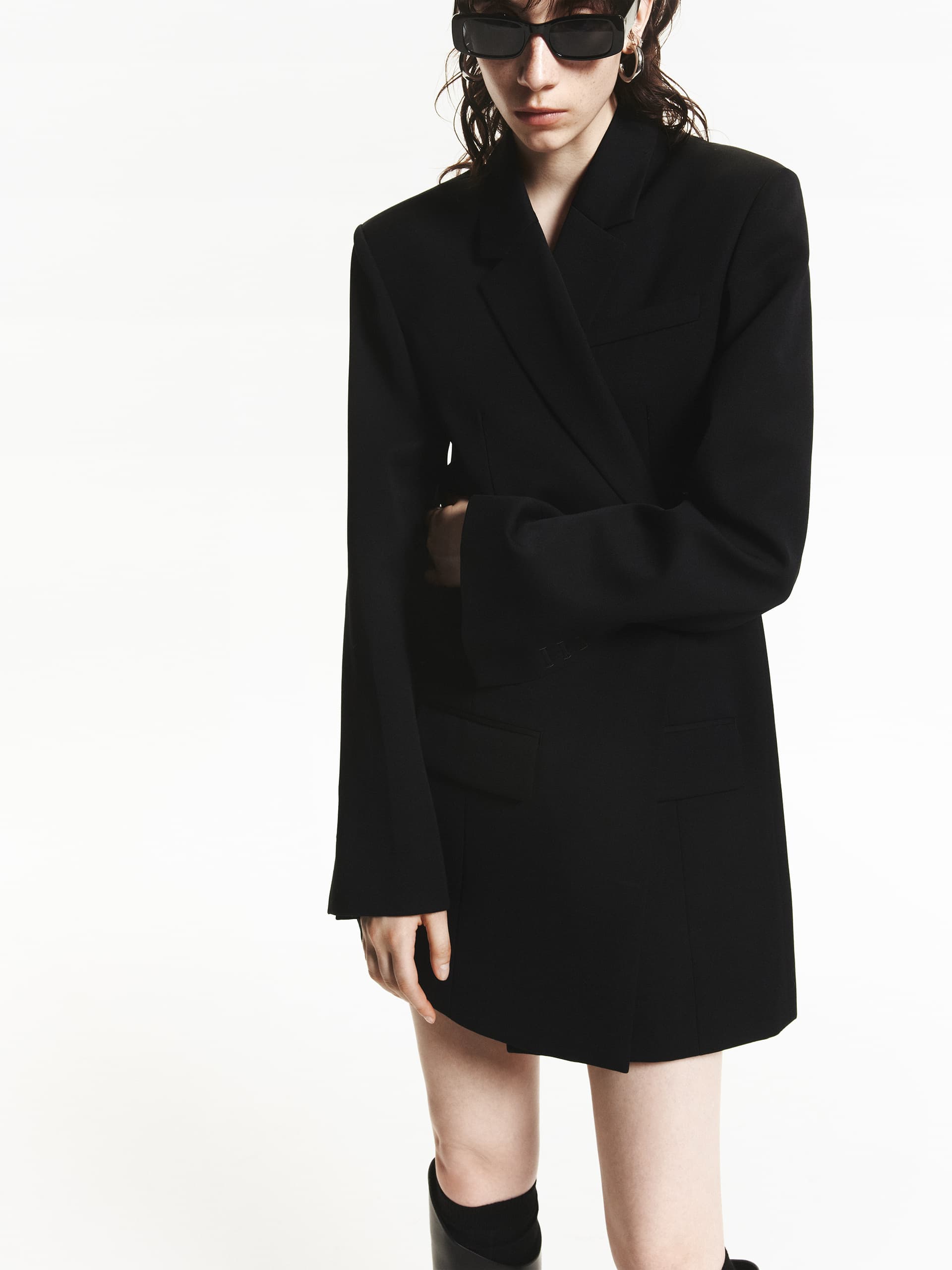 MO&Co. Women's Wool Blend Long Tailored Blazer in Black