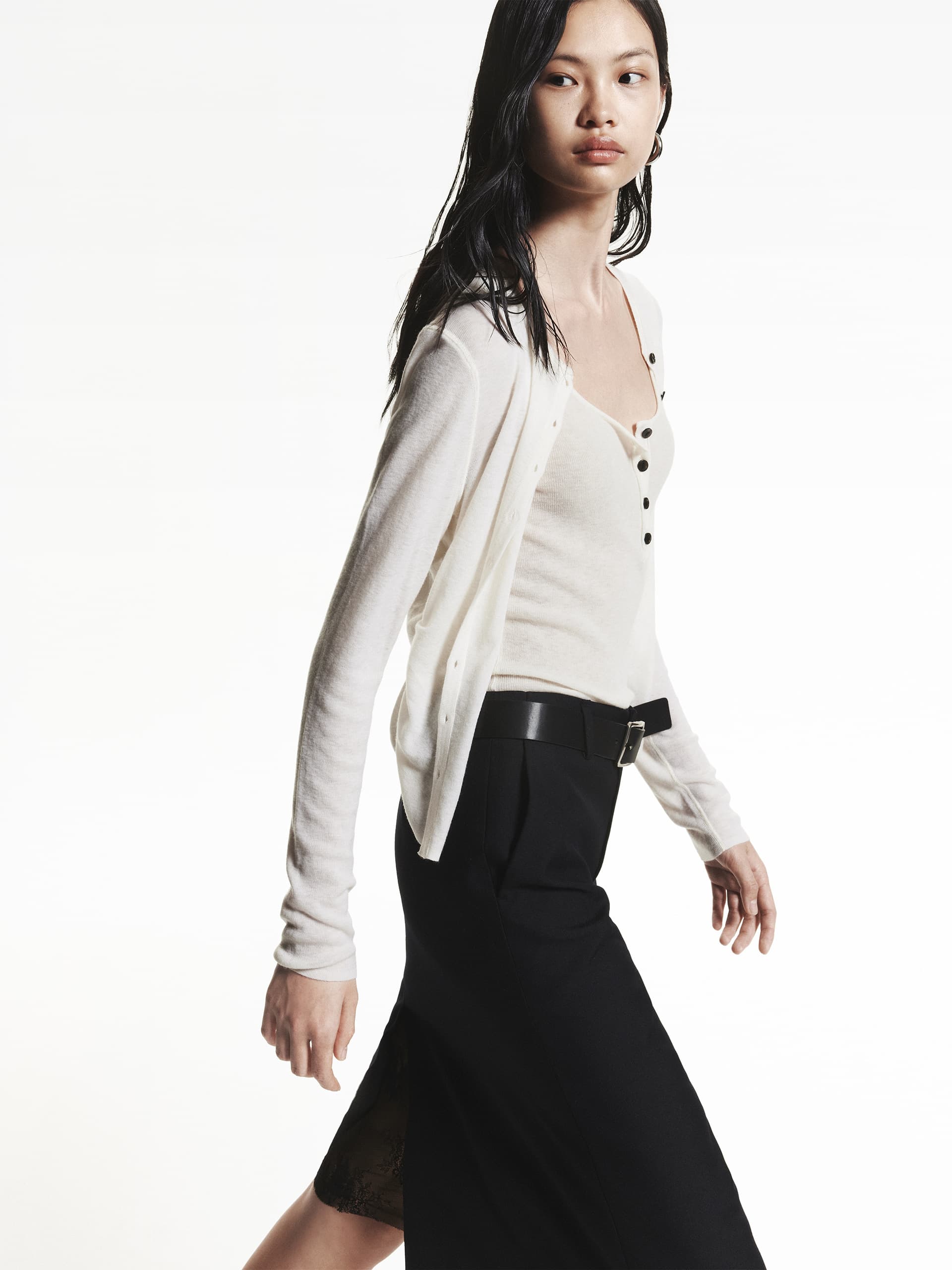 MO&Co. Women's Pure Merino Wool Round Neck Long Sleeve Knit Cardigan in Beige