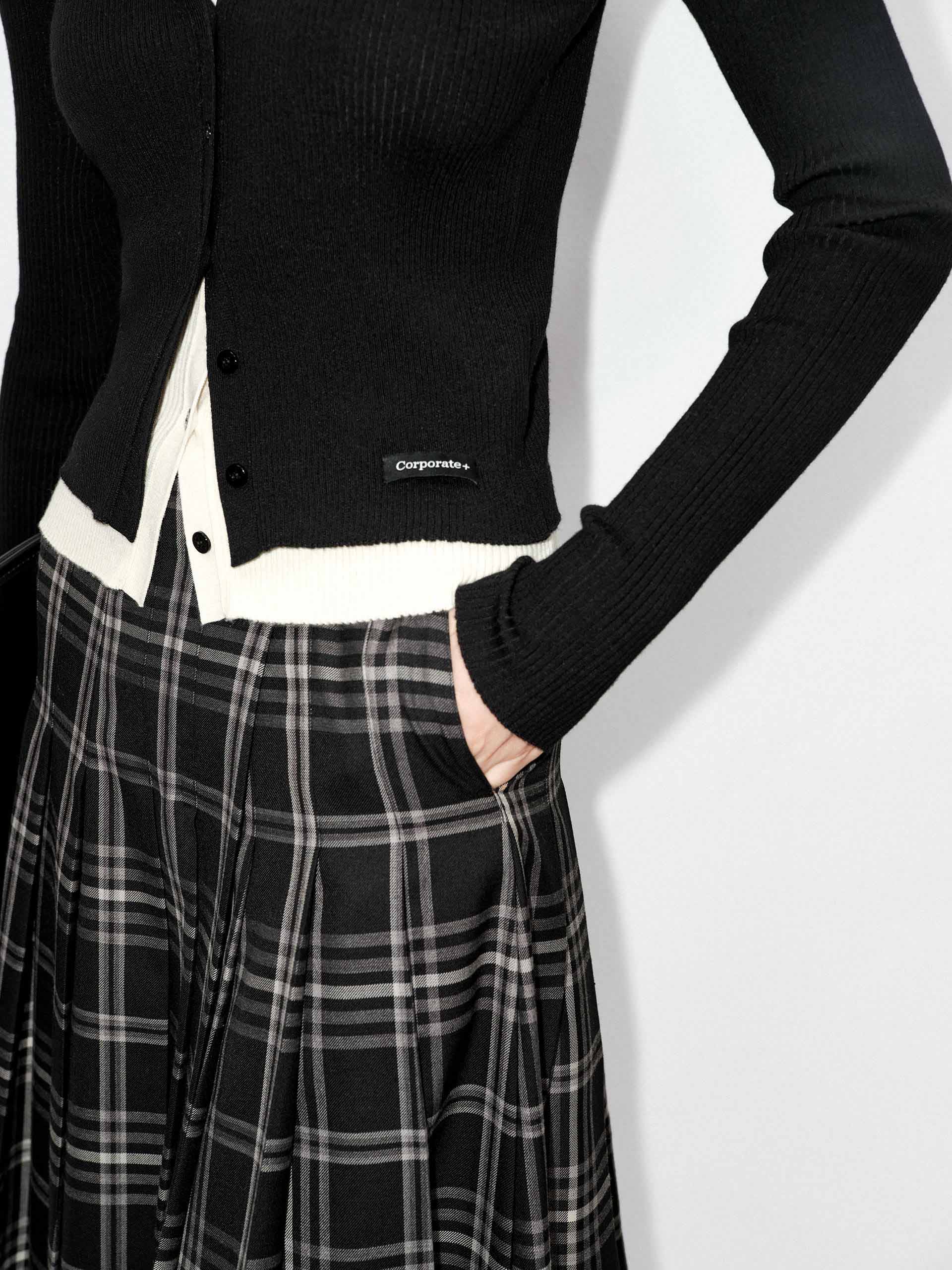 MO&Co. Women's Contrast Layered Detail V-neck Tight Fit Wool Blend Cardigan in Black