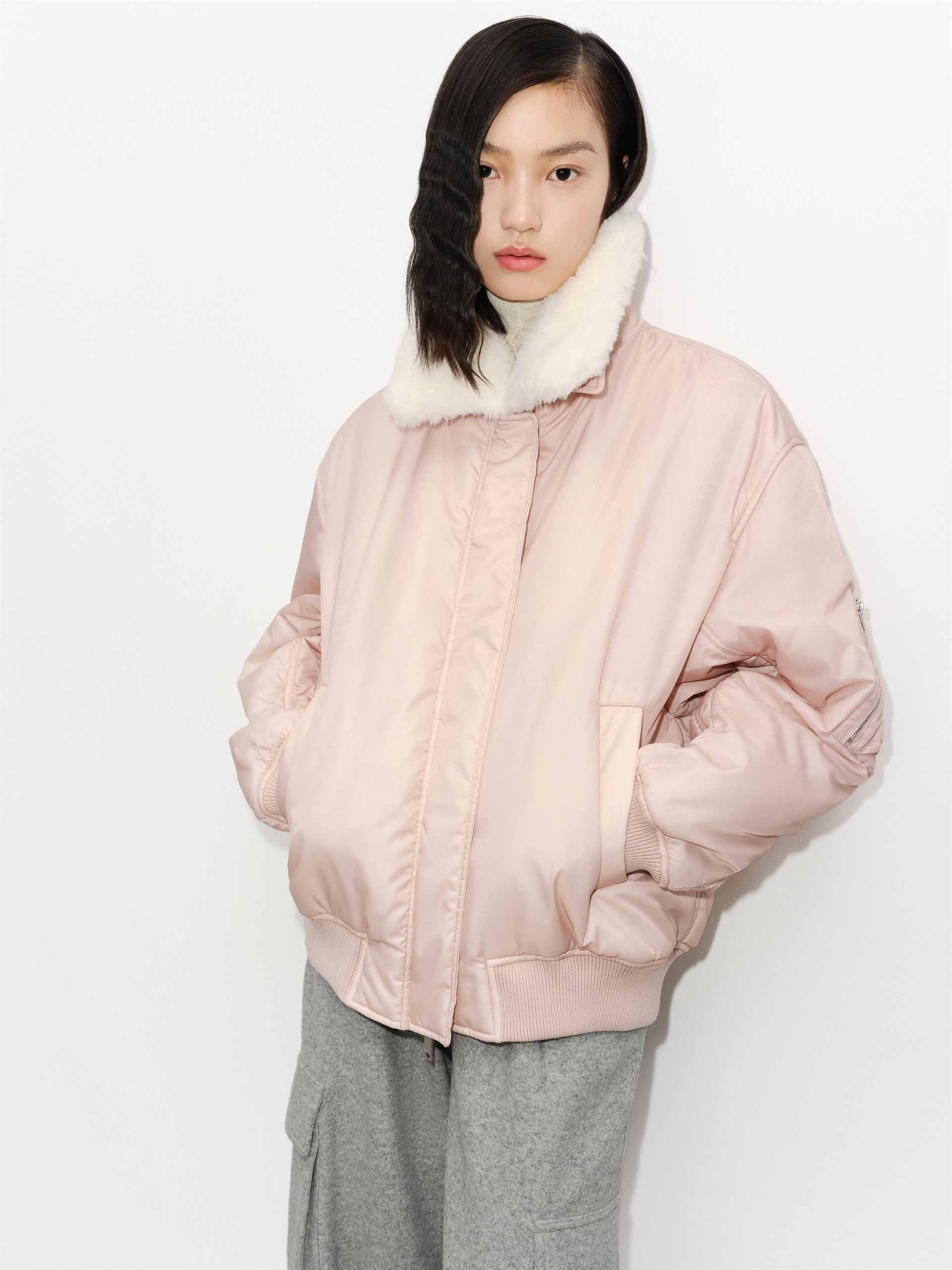 MO&Co. Women's Fur Collar Quilted Bomber Jacket in Light Pink for Fall Winter