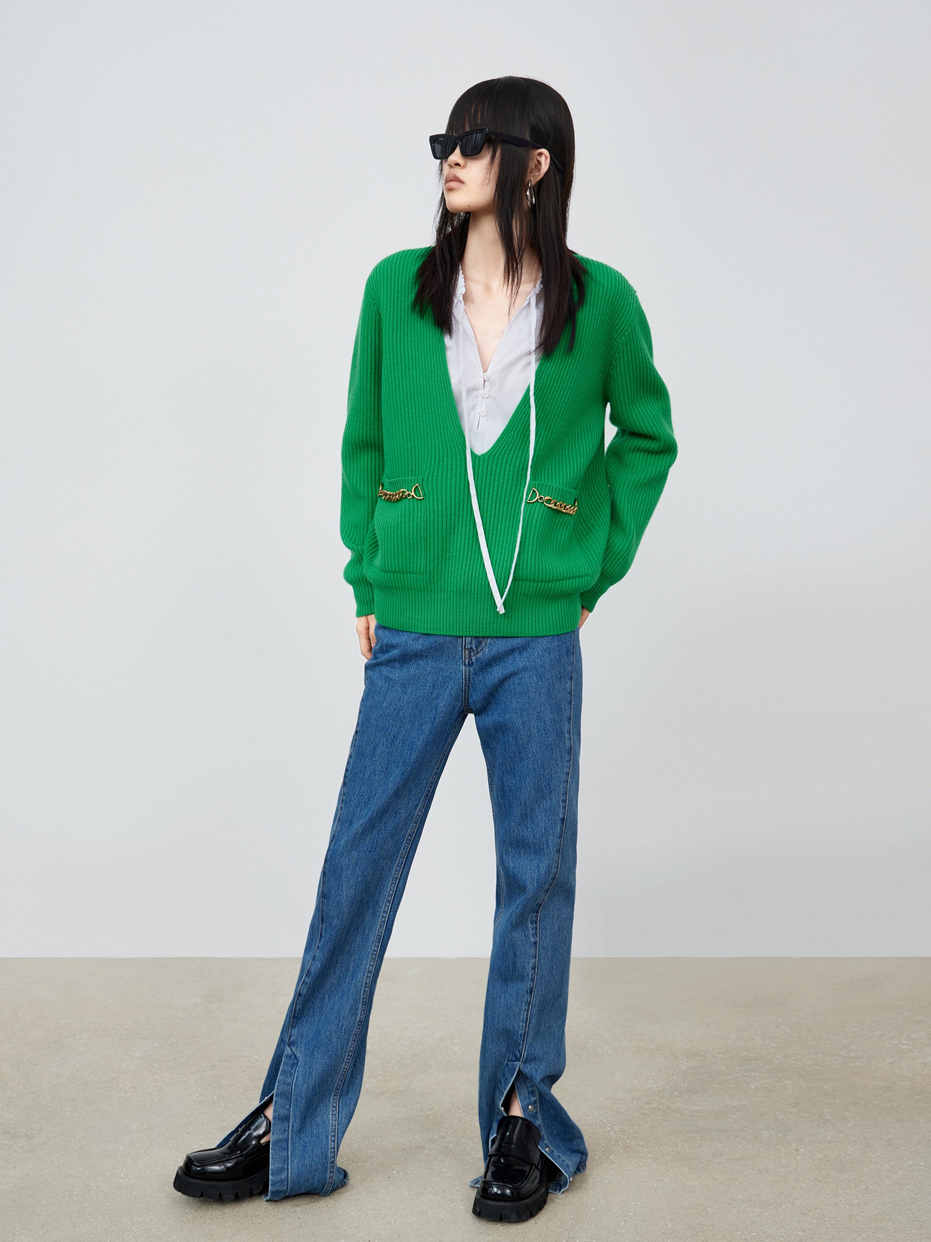 MO&Co. Women's Deep V-neck Sweater Loose Casual Fall Sweaters For Women