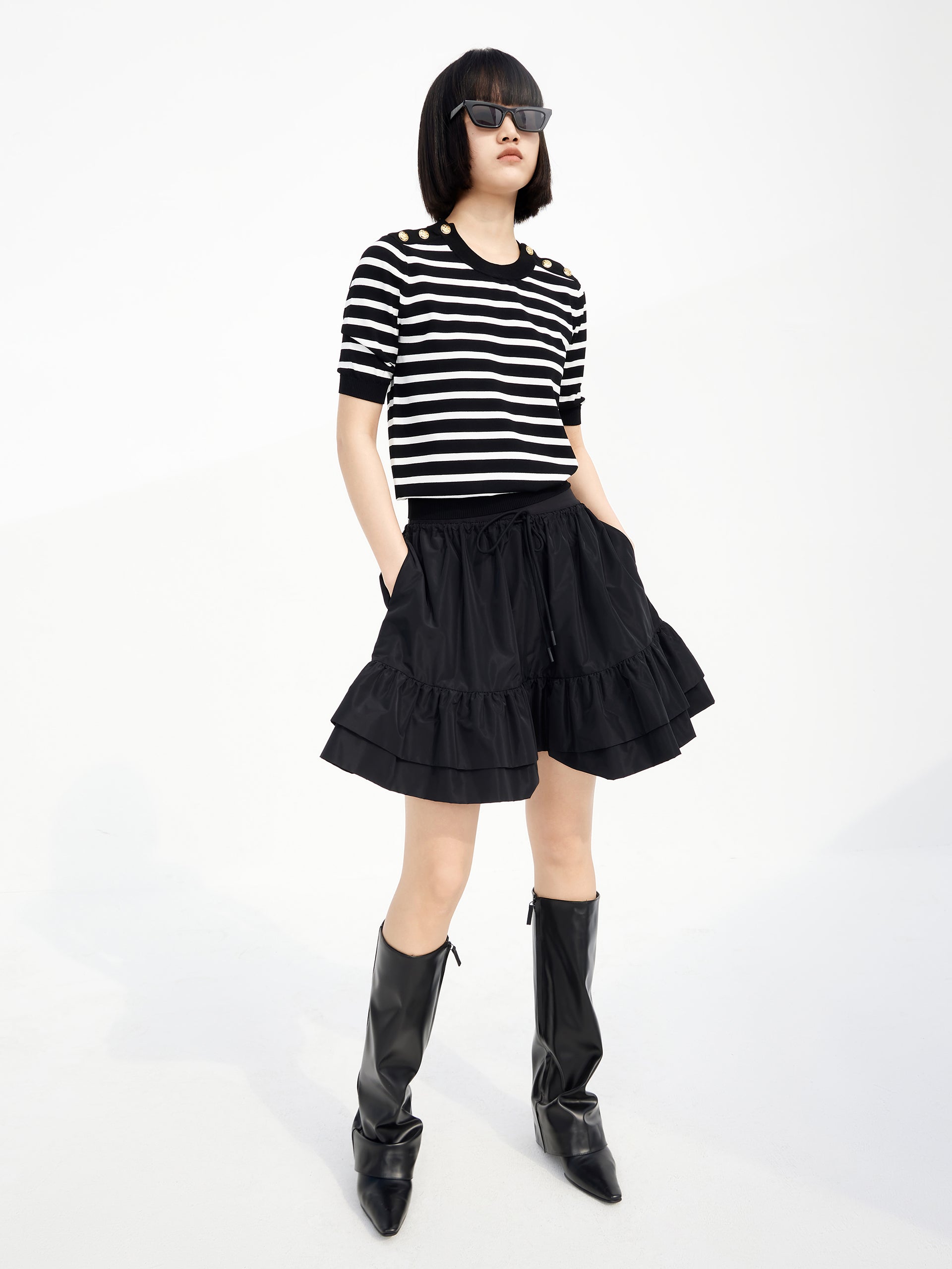 MO&Co. Women's Button Striped Knit Top Loose Classic Round Neck Black And White