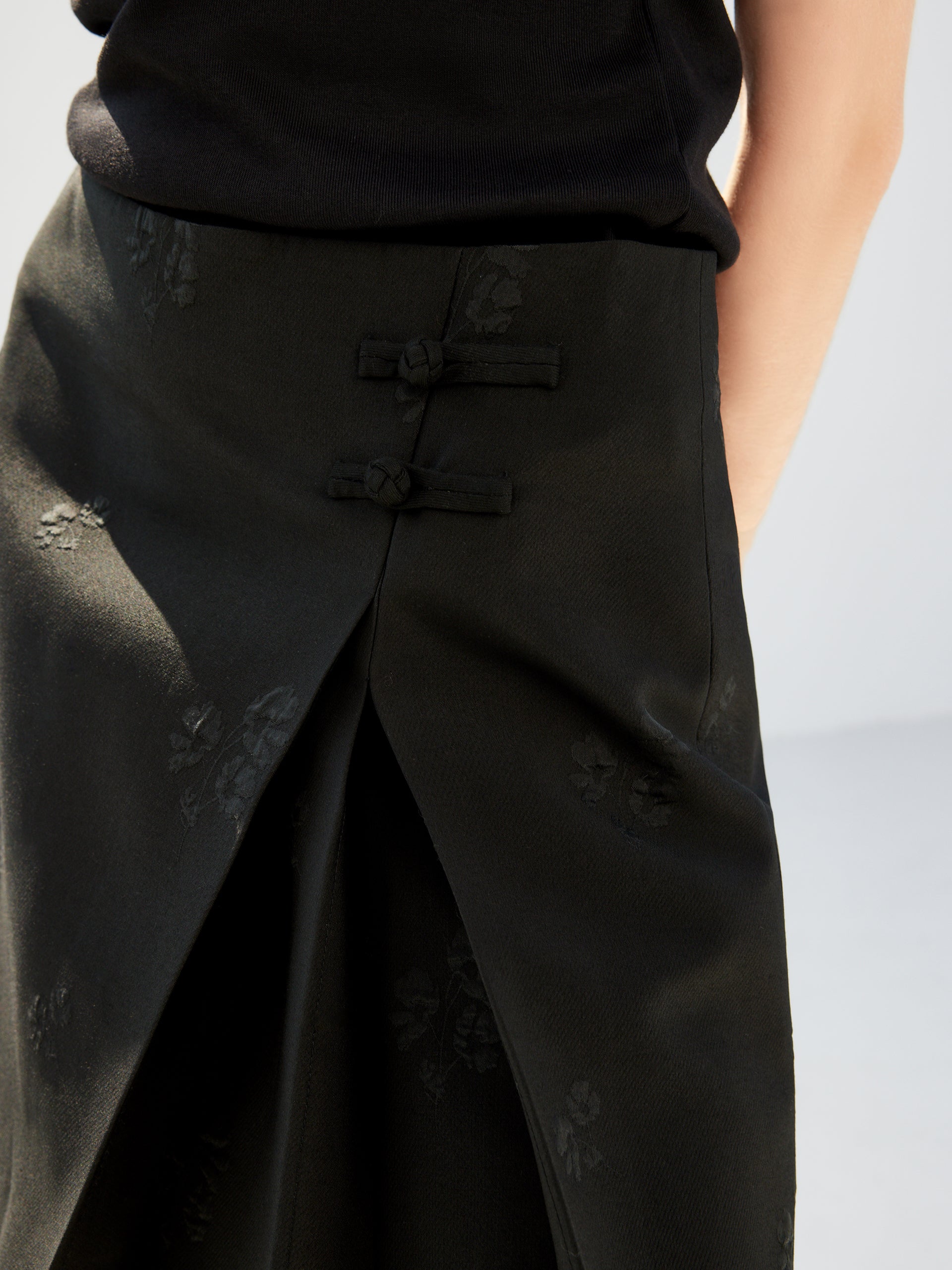 Black Floral Jacquard Pleated Mini A-line Skirt