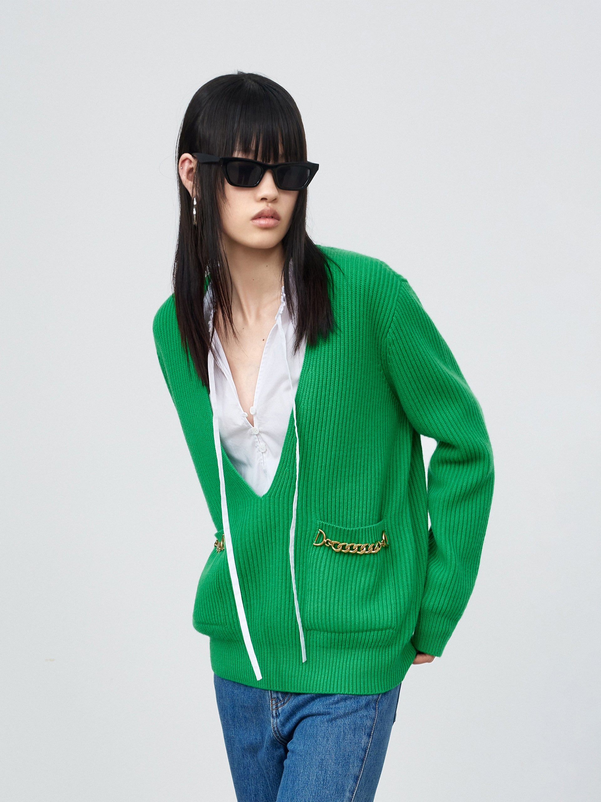 MO&Co. Women's Deep V-neck Sweater Loose Casual Fall Sweaters For Women