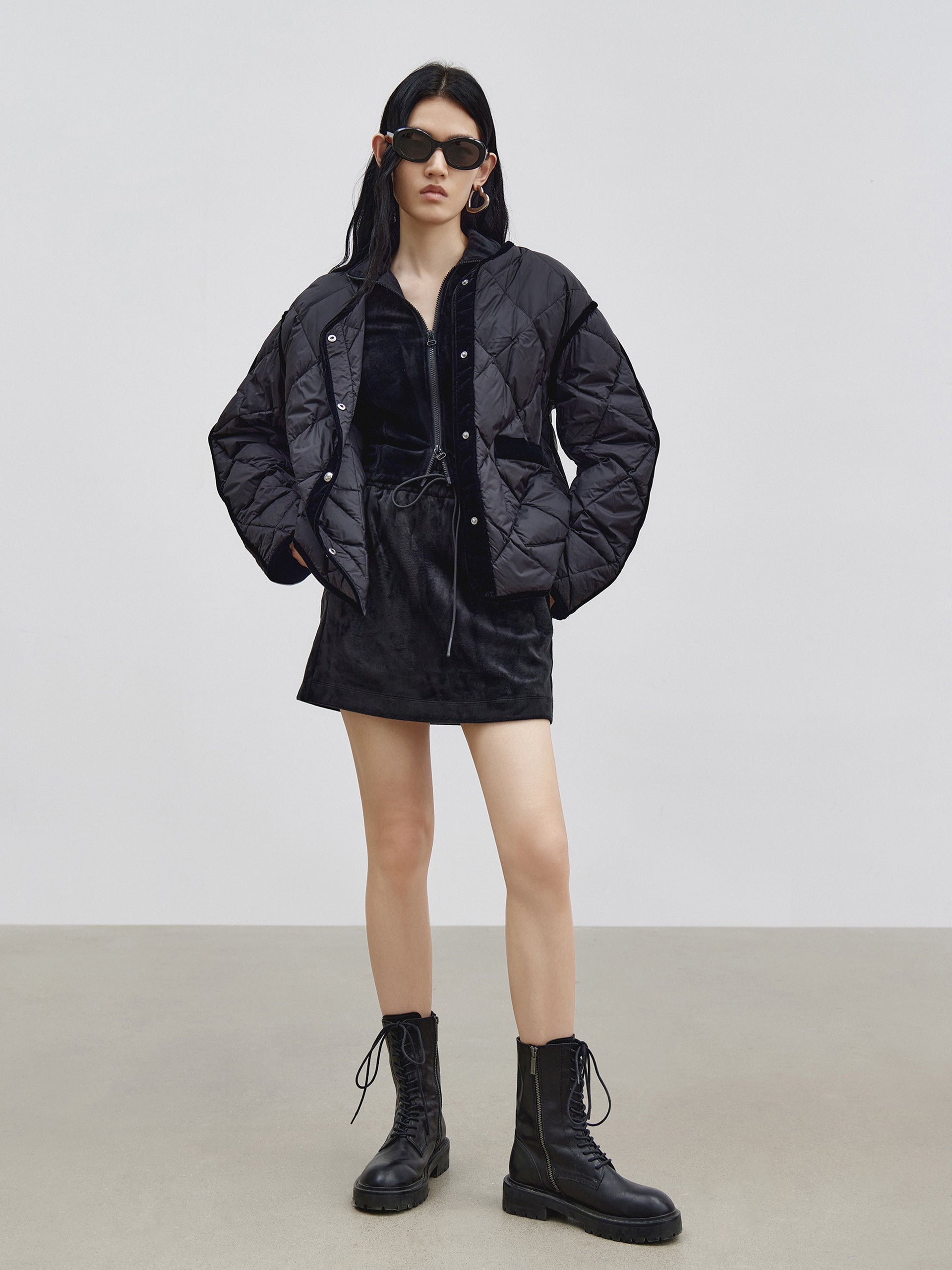 MO&Co. Women's Contrast Light Down Jacket Loose Casual Ladies Jacket