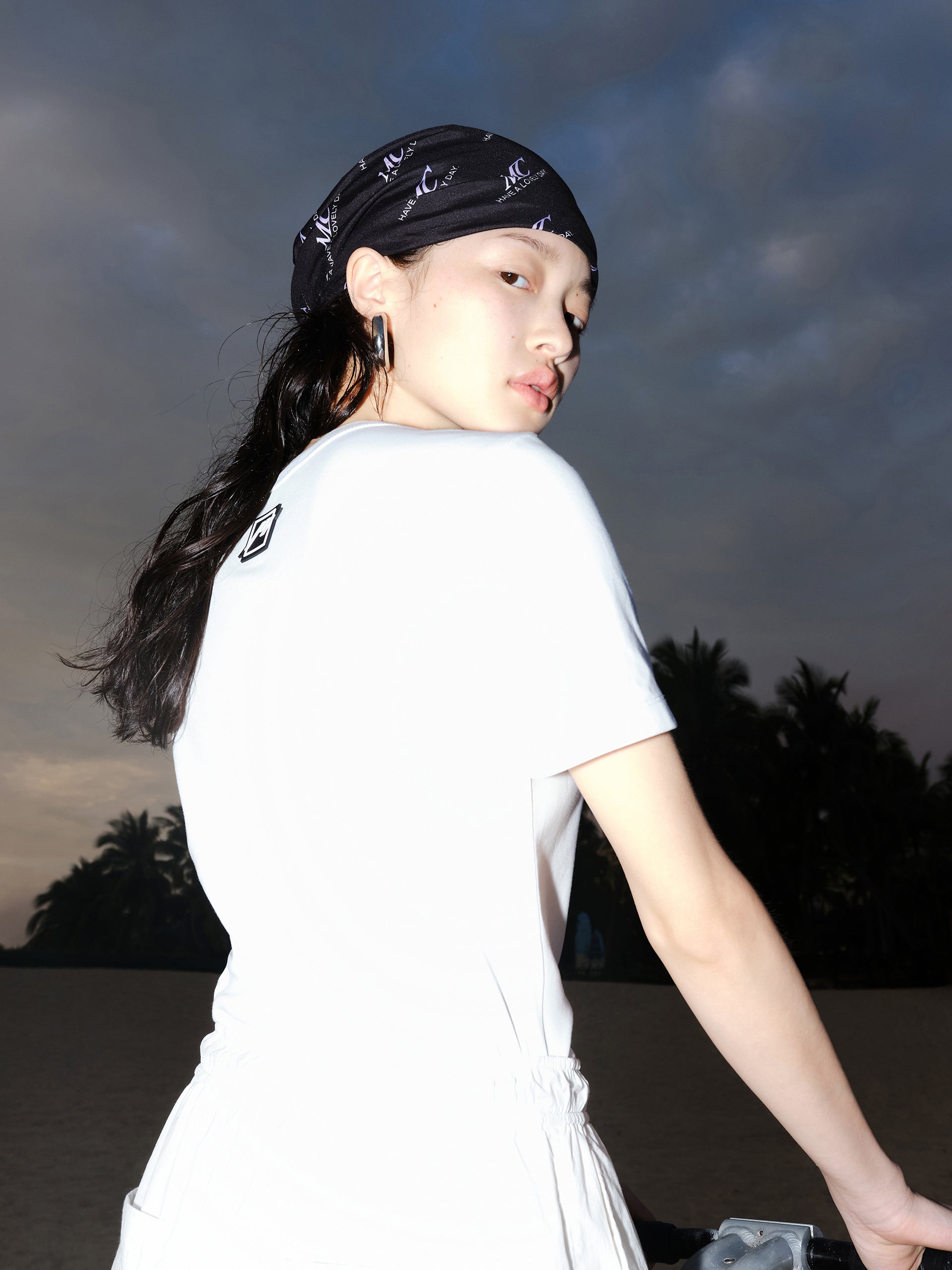 MO&Co. Women's Crewneck Elastic T-shirt Fitted Casual Square Neck