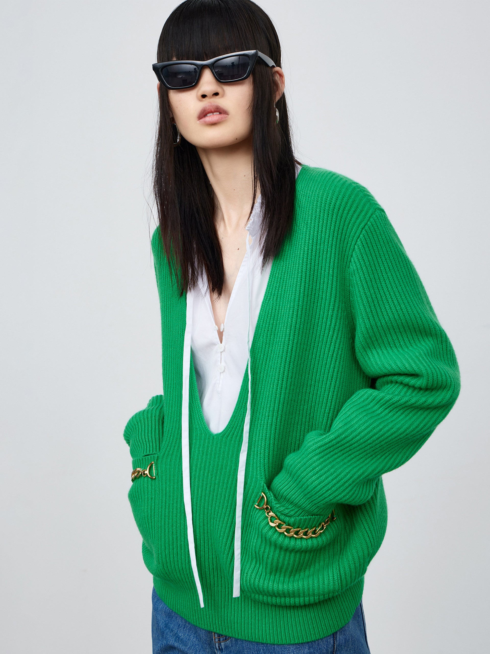 MO&Co. Women's Deep V-neck Sweater Loose Casual Fall Sweaters For Women