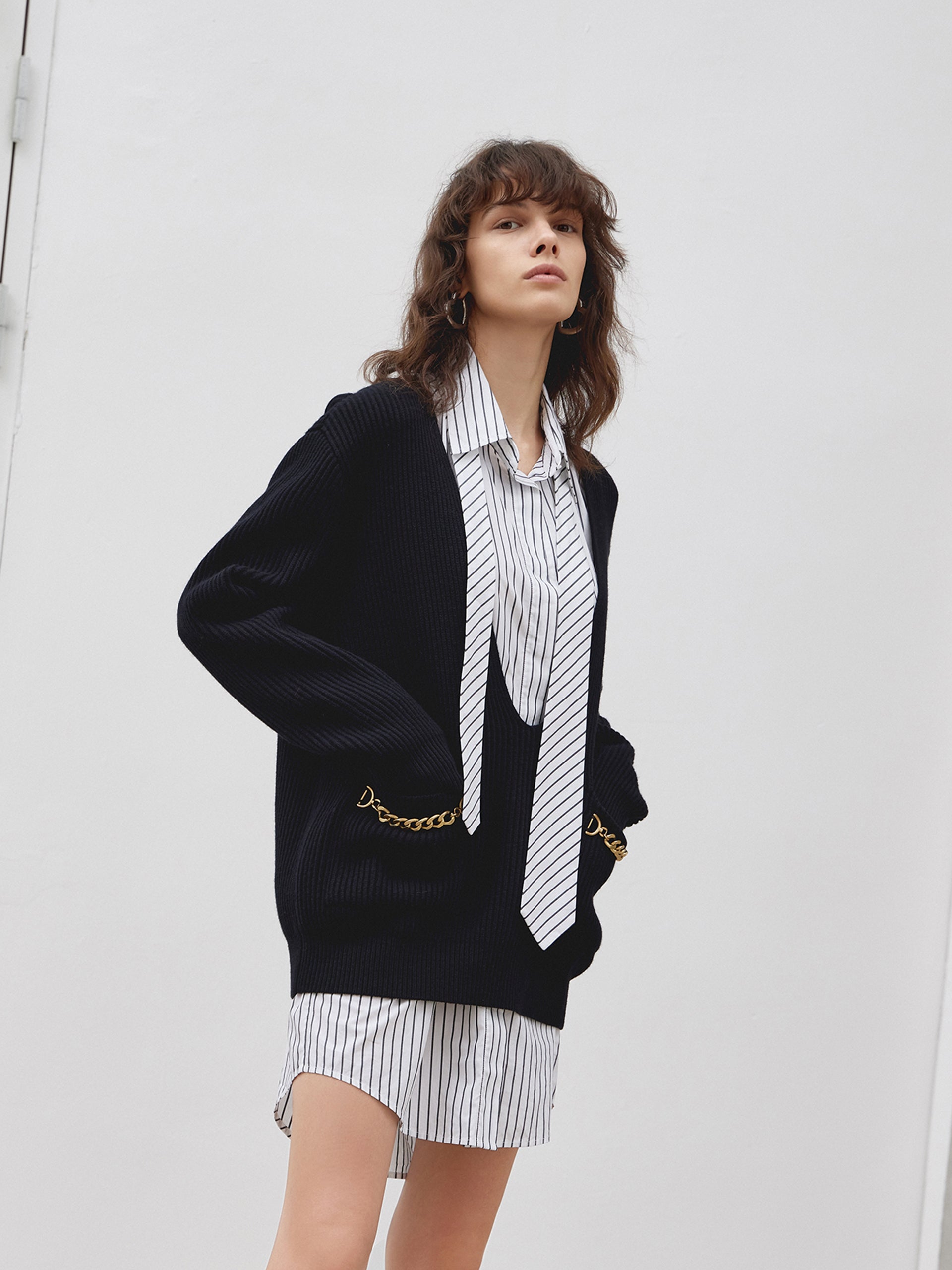 MO&Co. Women's Deep V-neck Sweater Loose Casual Fall Sweaters For Women