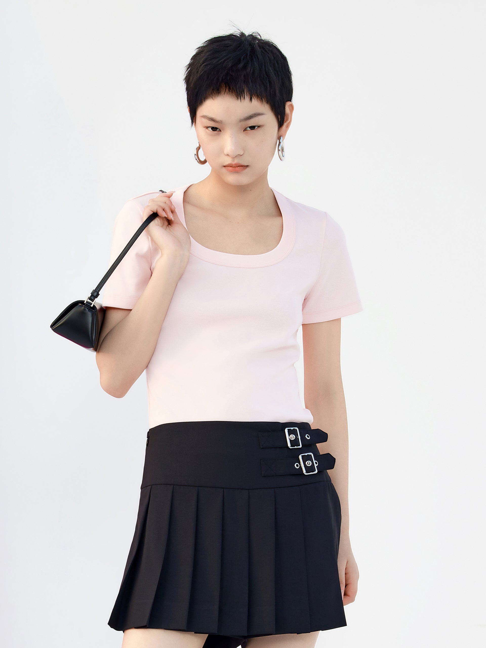 MO&Co. Women's Crewneck Elastic T-shirt Fitted Casual Square Neck