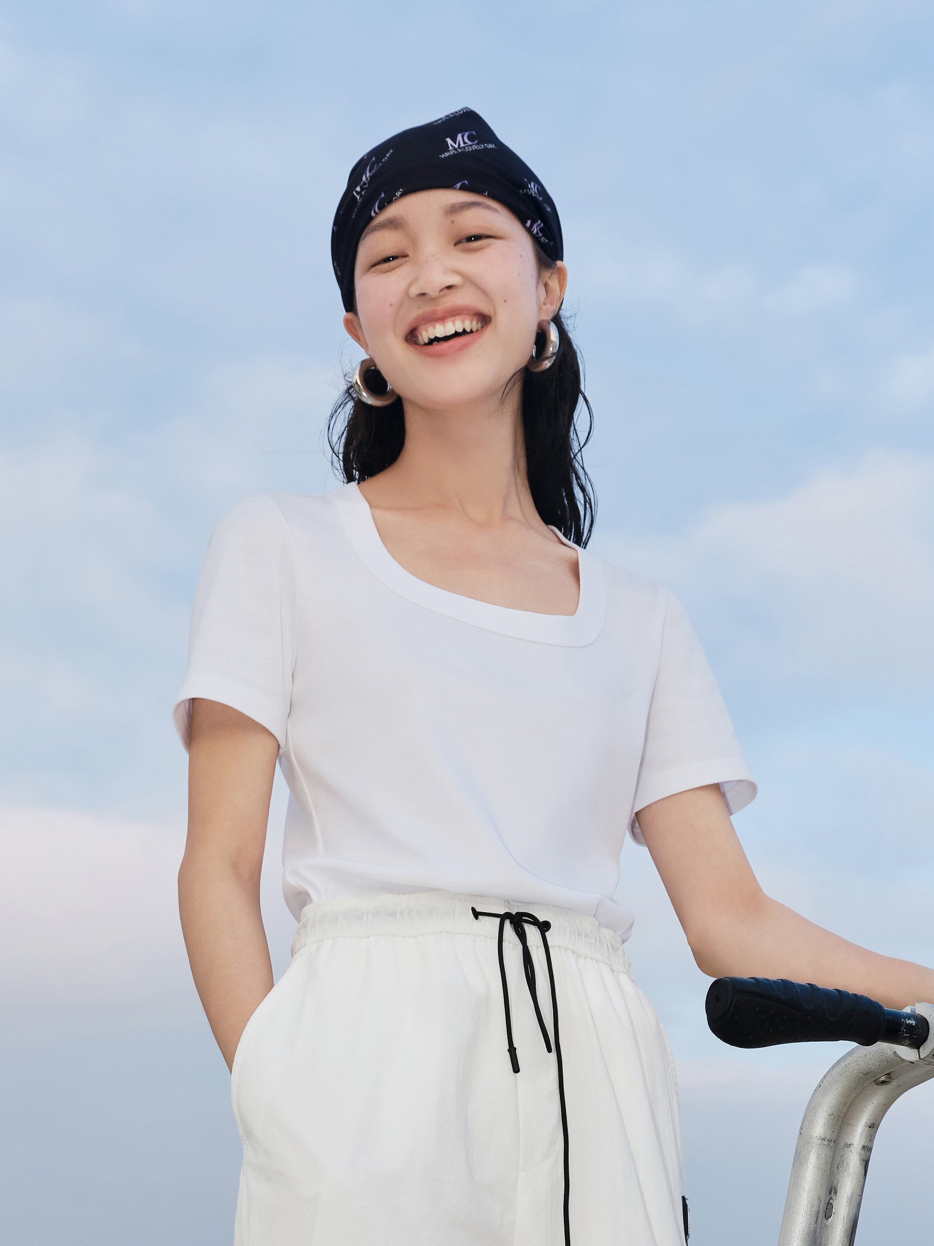 MO&Co. Women's Crewneck Elastic T-shirt Fitted Casual Square Neck