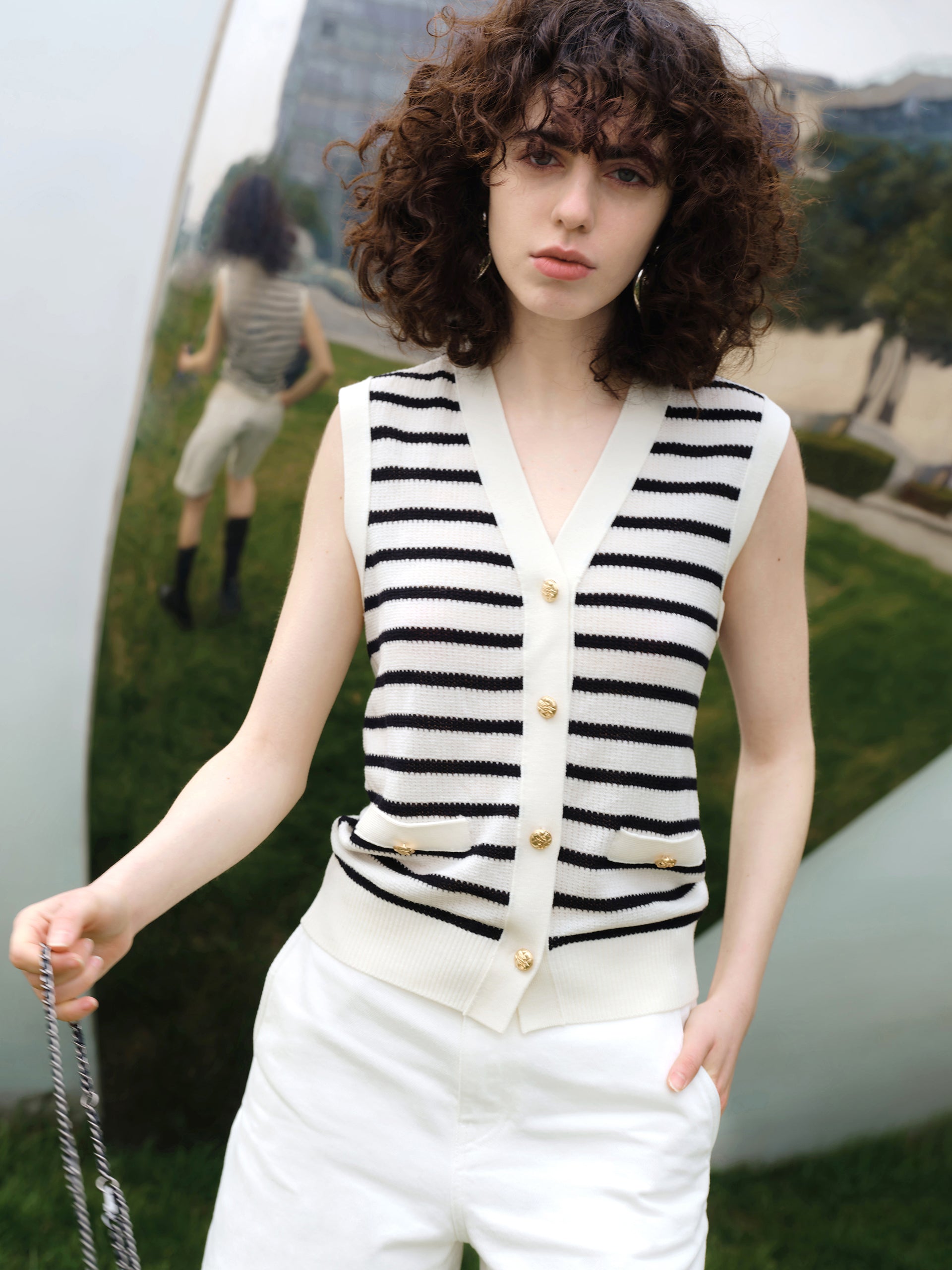 MO&Co. Women's Wool Stripe Cropped Loose Casual V Neck Knit Top For Women