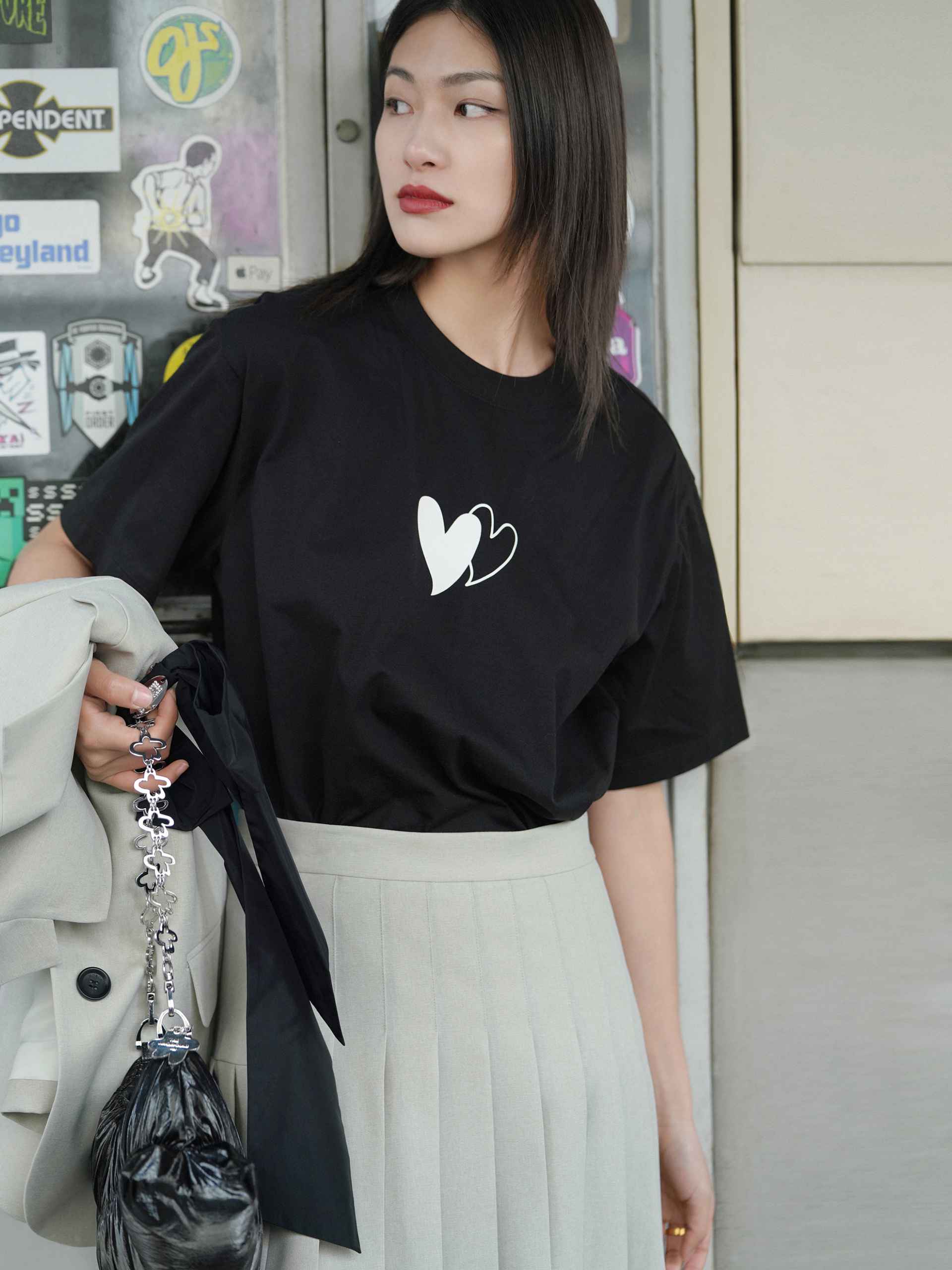 MO&Co. Women's Oversized Print Cotton White And Black Causal Loose Tee