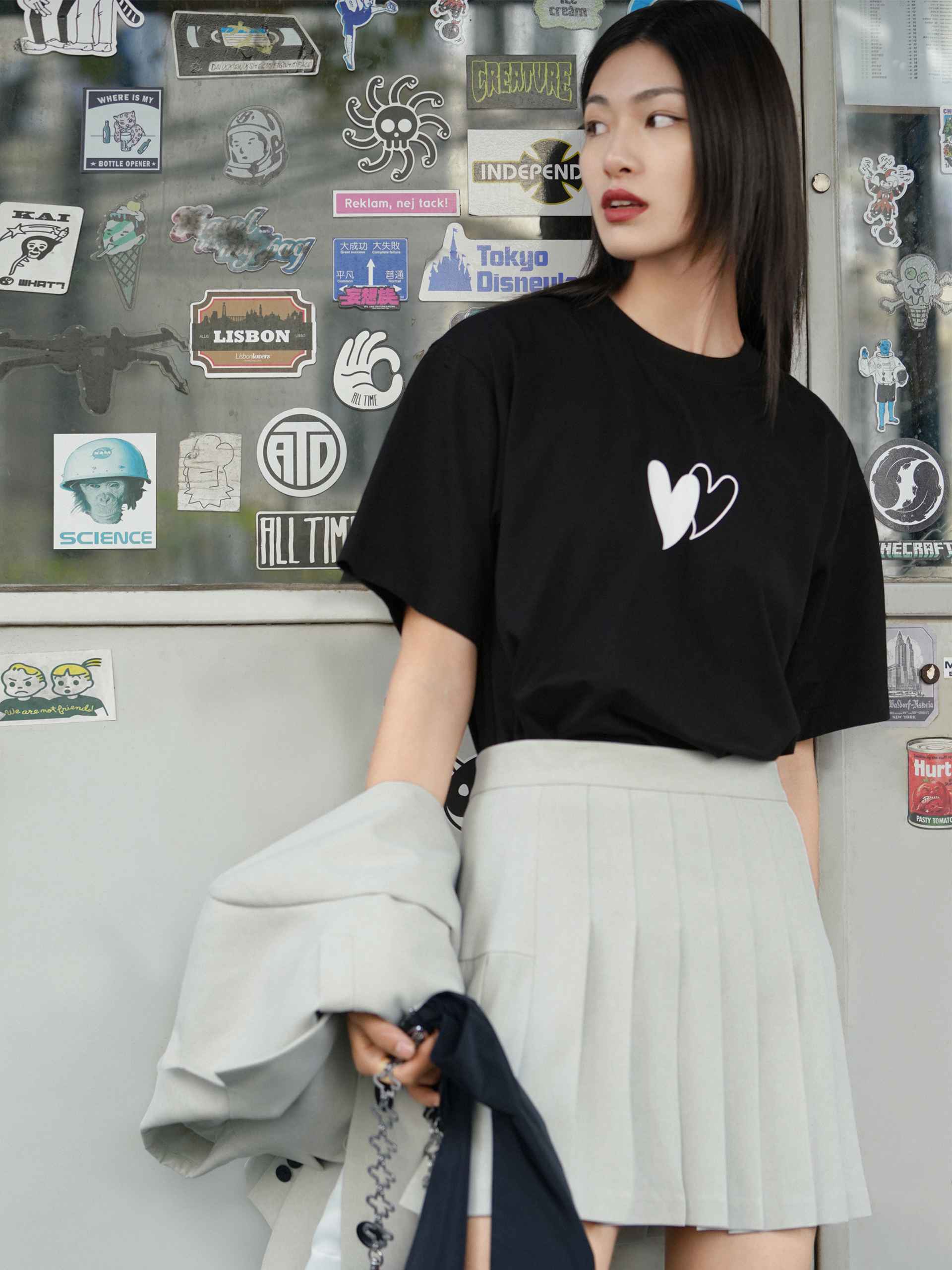 MO&Co. Women's Oversized Print Cotton White And Black Causal Loose Tee