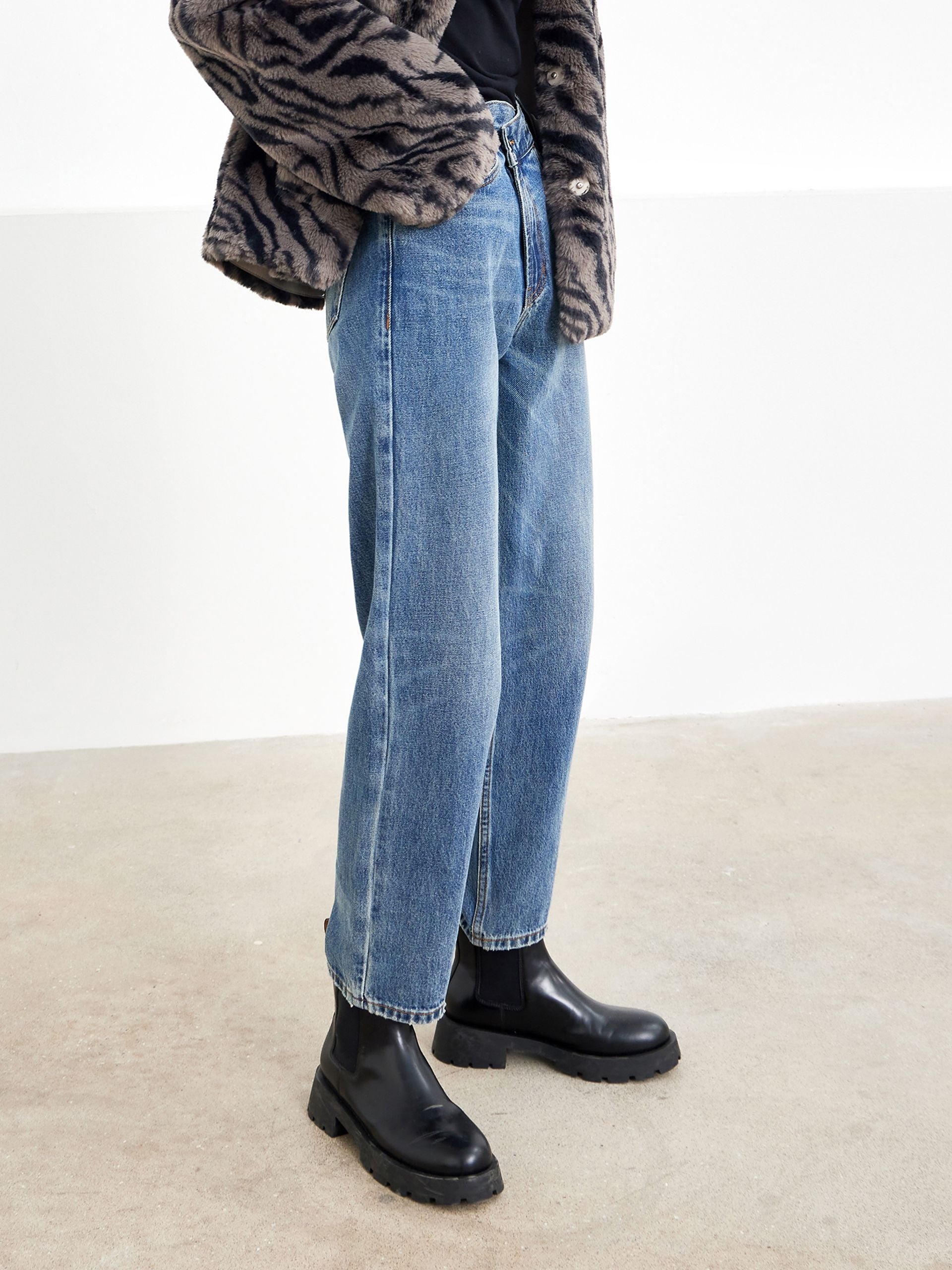 MO&Co. Women's Asymmetric Waistband Faded Tapered Jeans Cool Fitted Blue