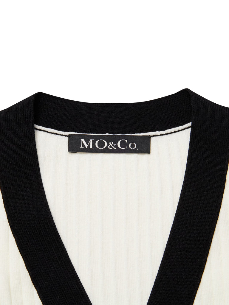 MO&Co. Women's Contrast V-neck Metal Button Cardigan Loose Chic Short Cardigan