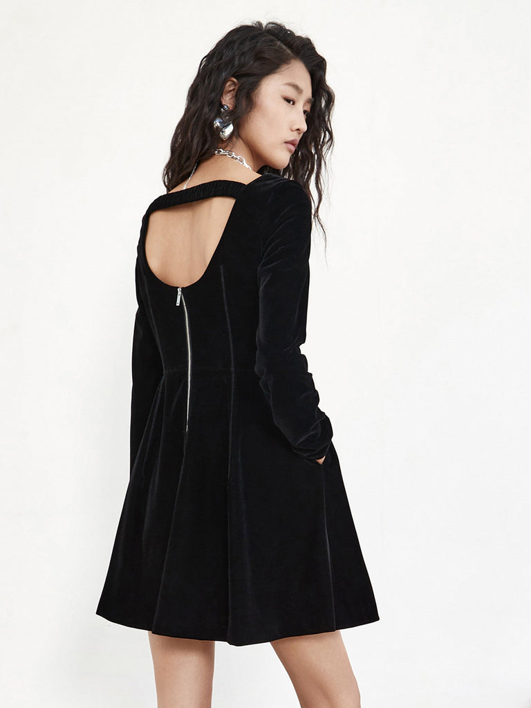 MO&Co. Women's Velvet Effect Openback Mini Dress Fitted Chic Square Neck Black