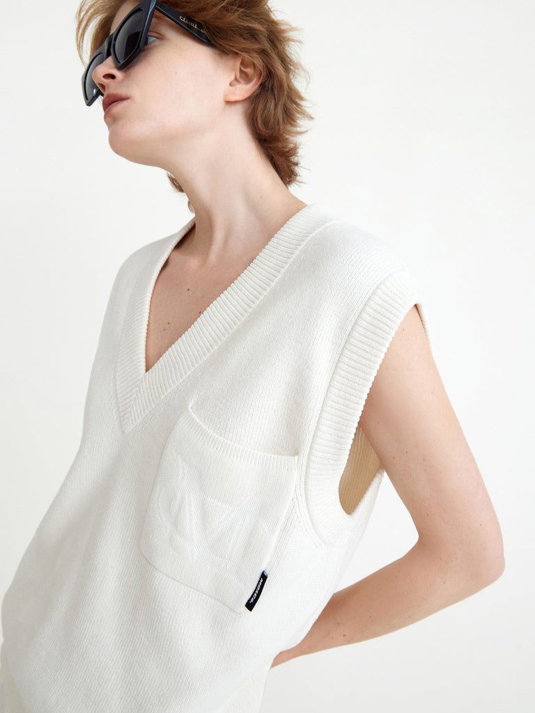 MO&Co. Women's V-neck Wide-shoulder Loose Chic V Neck Vest For Women