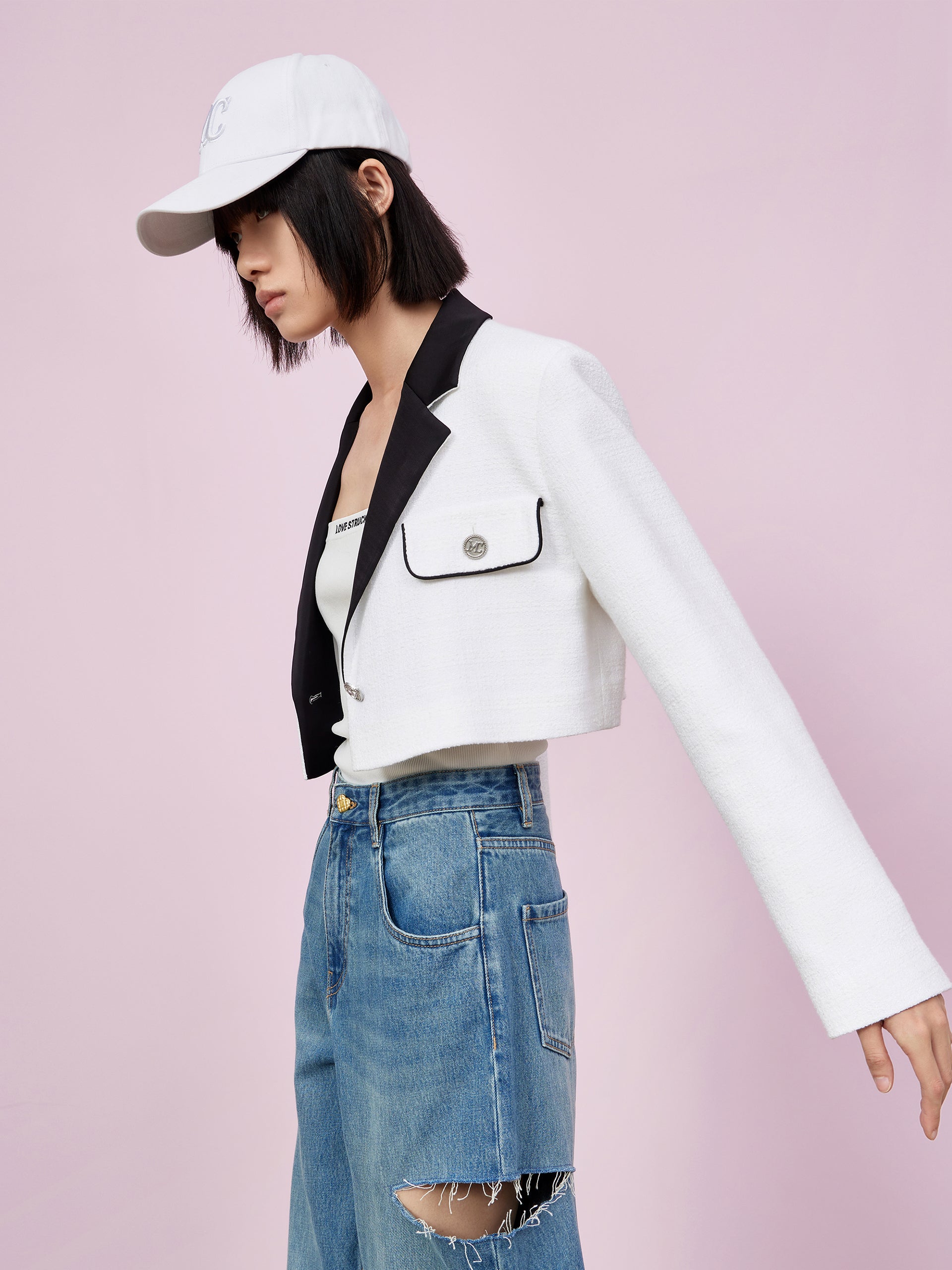 MO&Co. Women's Contrast Textured Crop Blazer Fitted Chic V Neck White Cropped Blazer